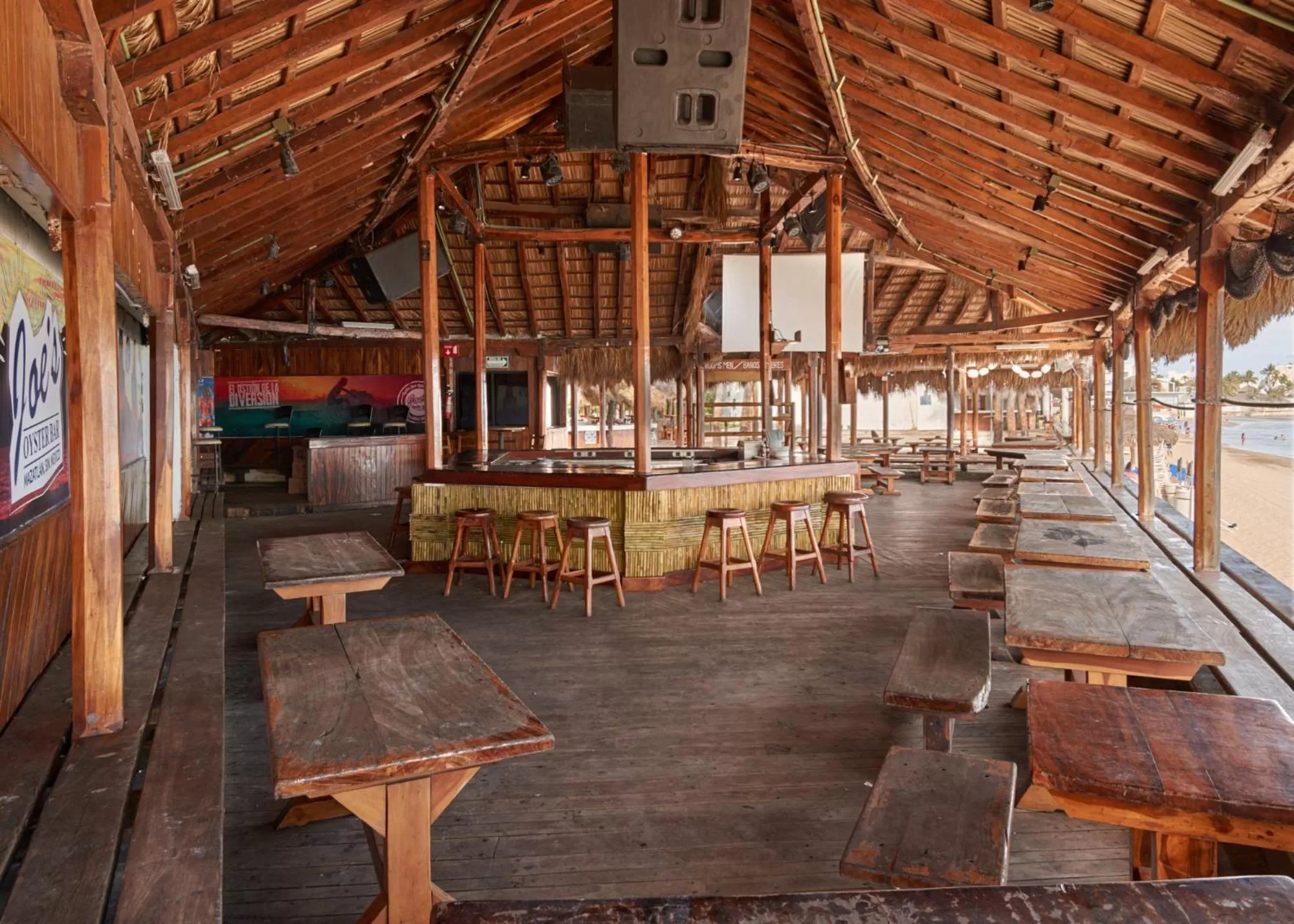 Restaurant/places to eat in Gaviana Resort