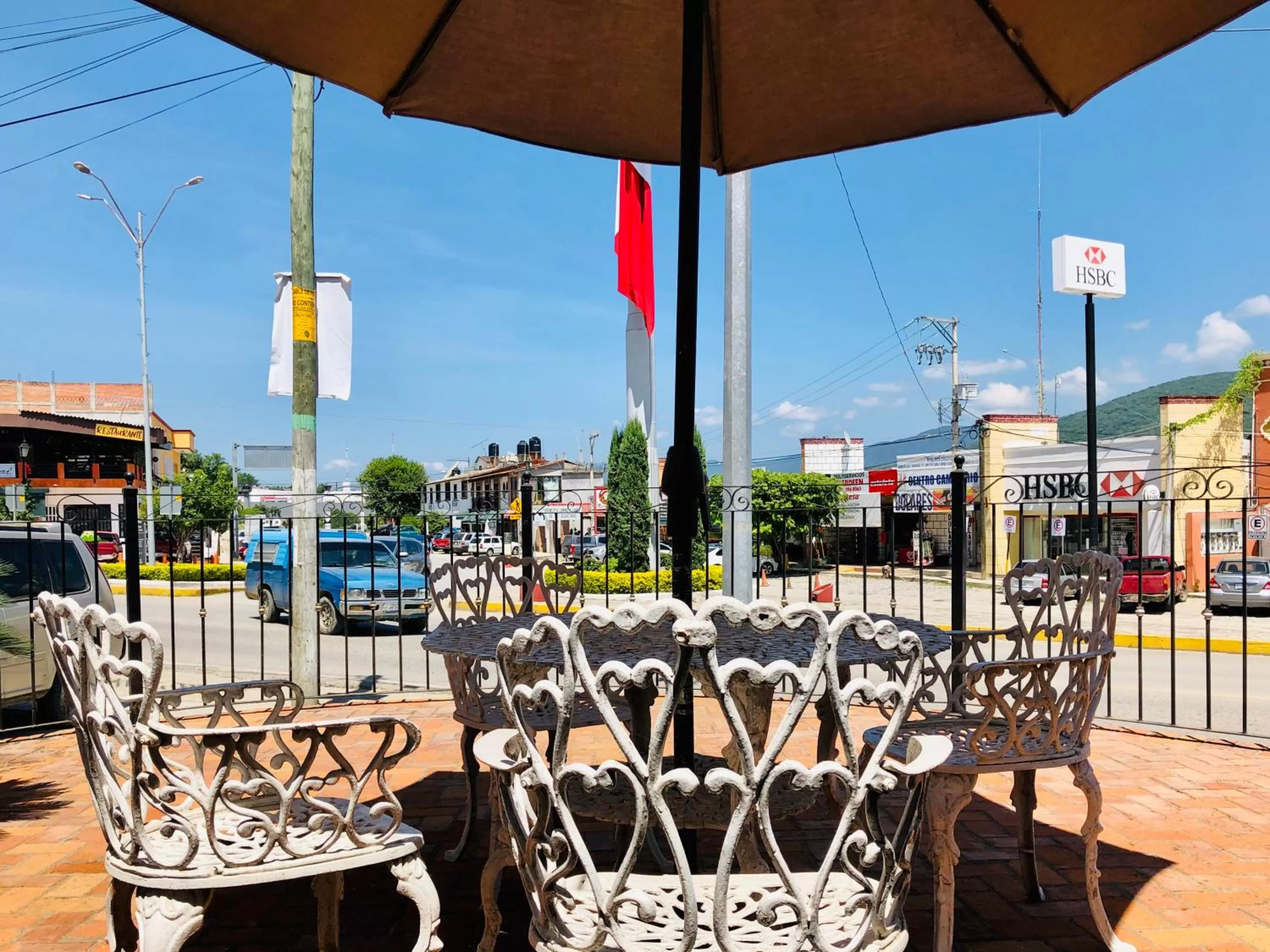 Property building in Hotel Carretas by Rotamundos