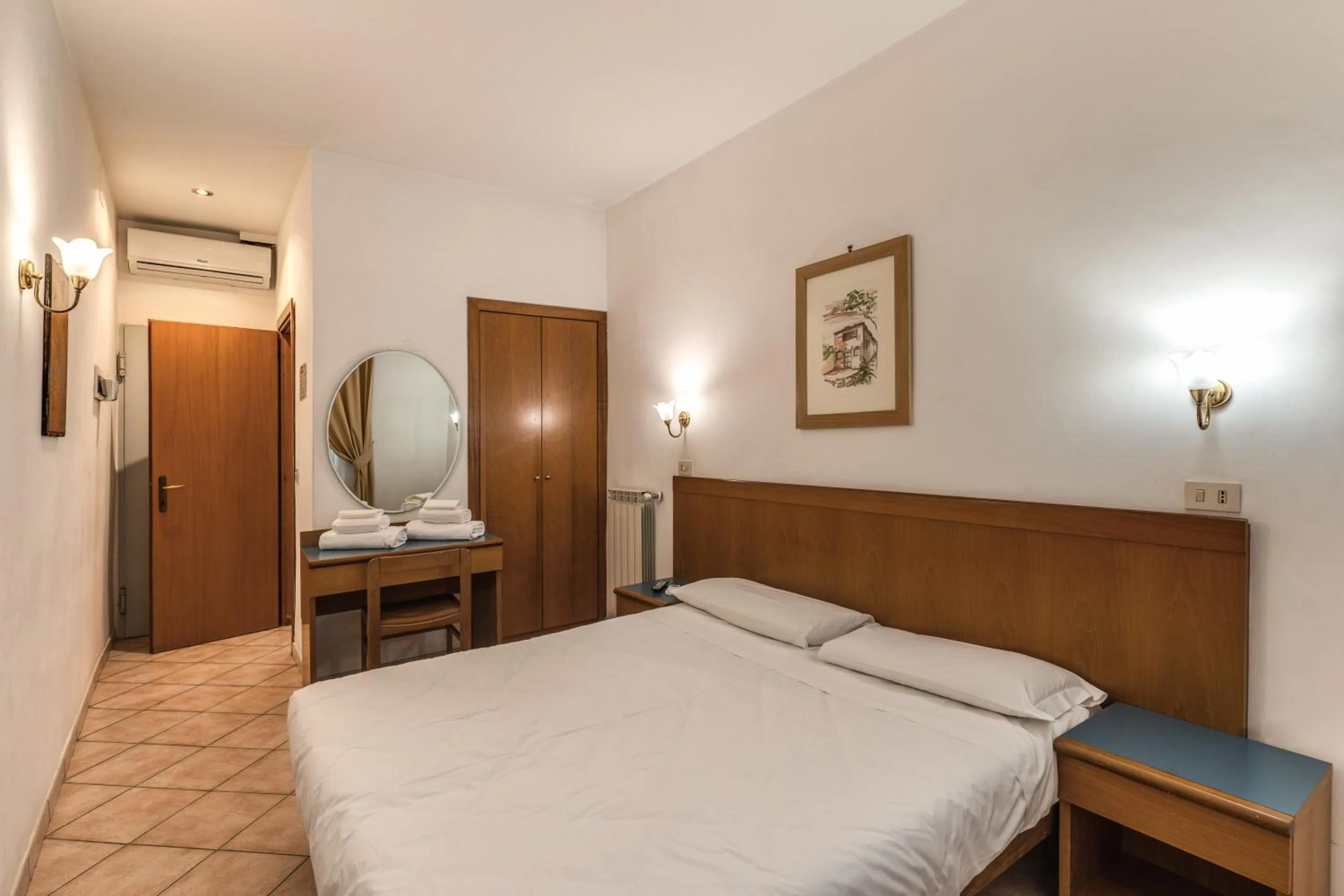 Bedroom in Hotel Pomezia
