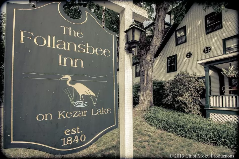 Logo/Certificate/Sign in Follansbee Inn