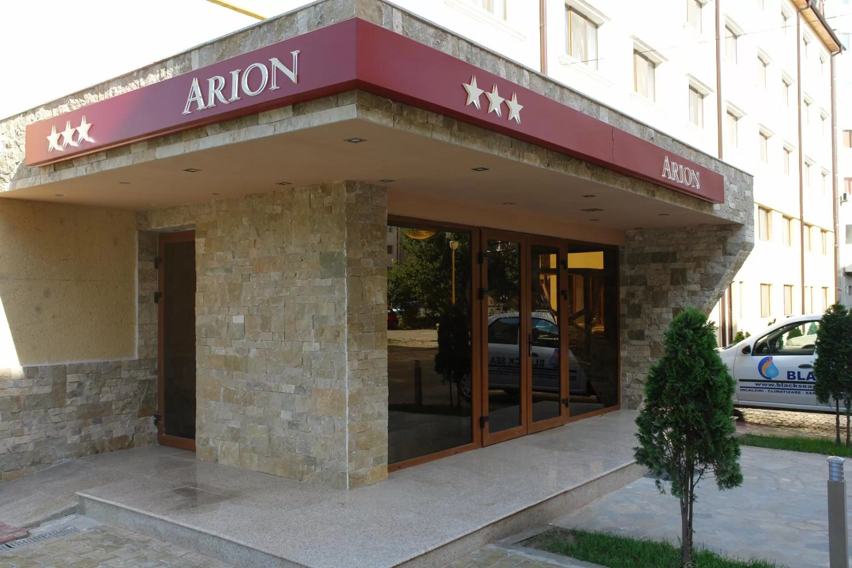 Facade/entrance in Arion Hotel