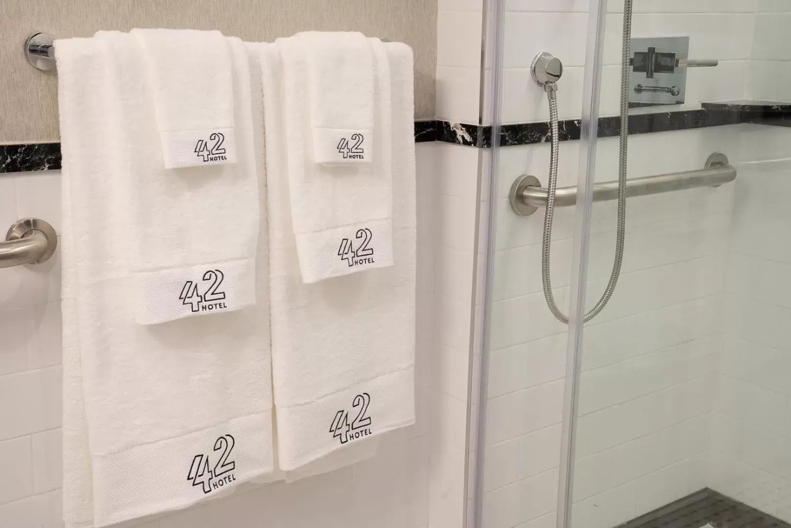 Double Room - Disability Access in 42 Hotel Williamsburg Double Room - Disability Access in 42 Hotel Williamsburg