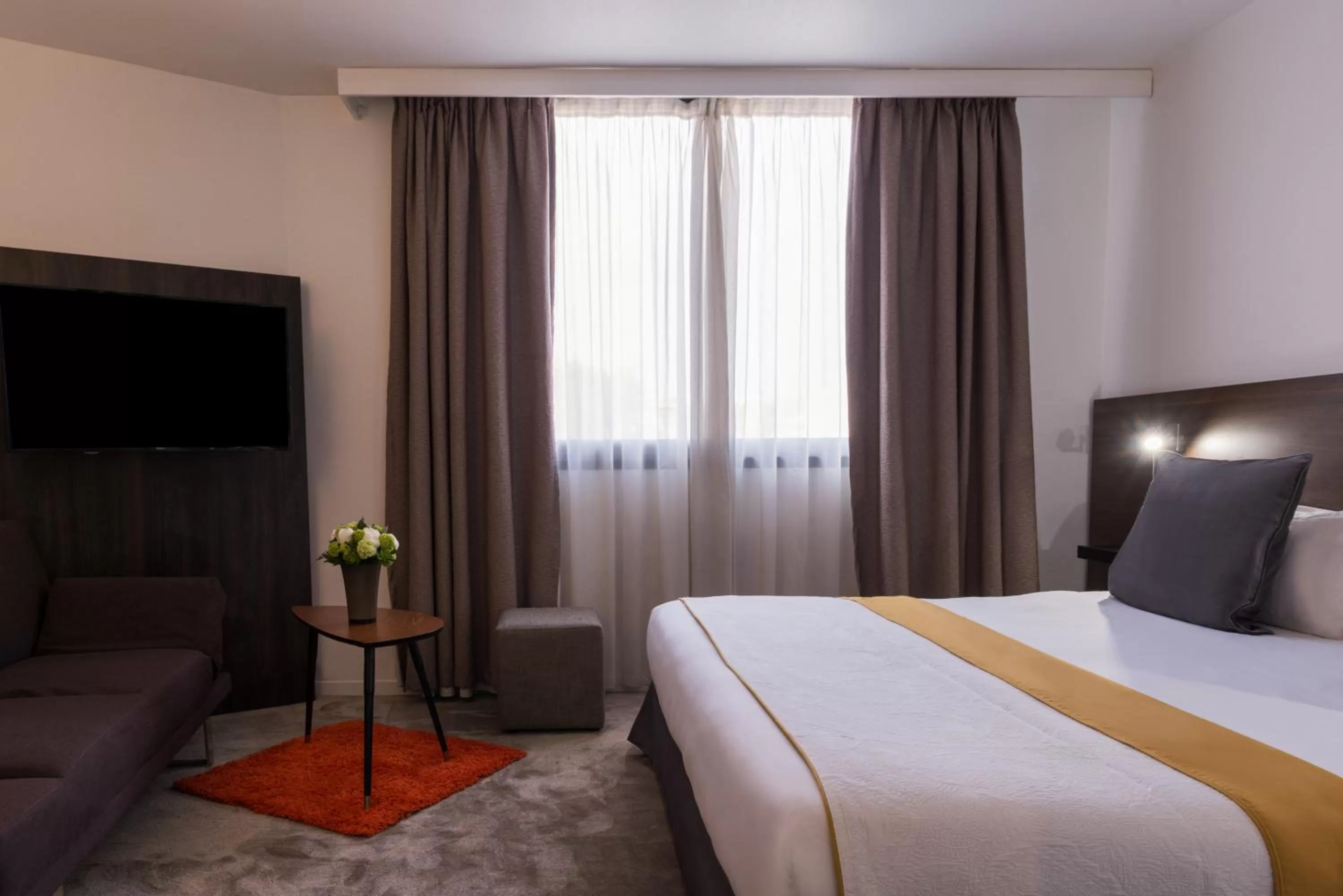 Photo of the whole room, Bed in Best Western Hotel le Galice Aix-en-Provence