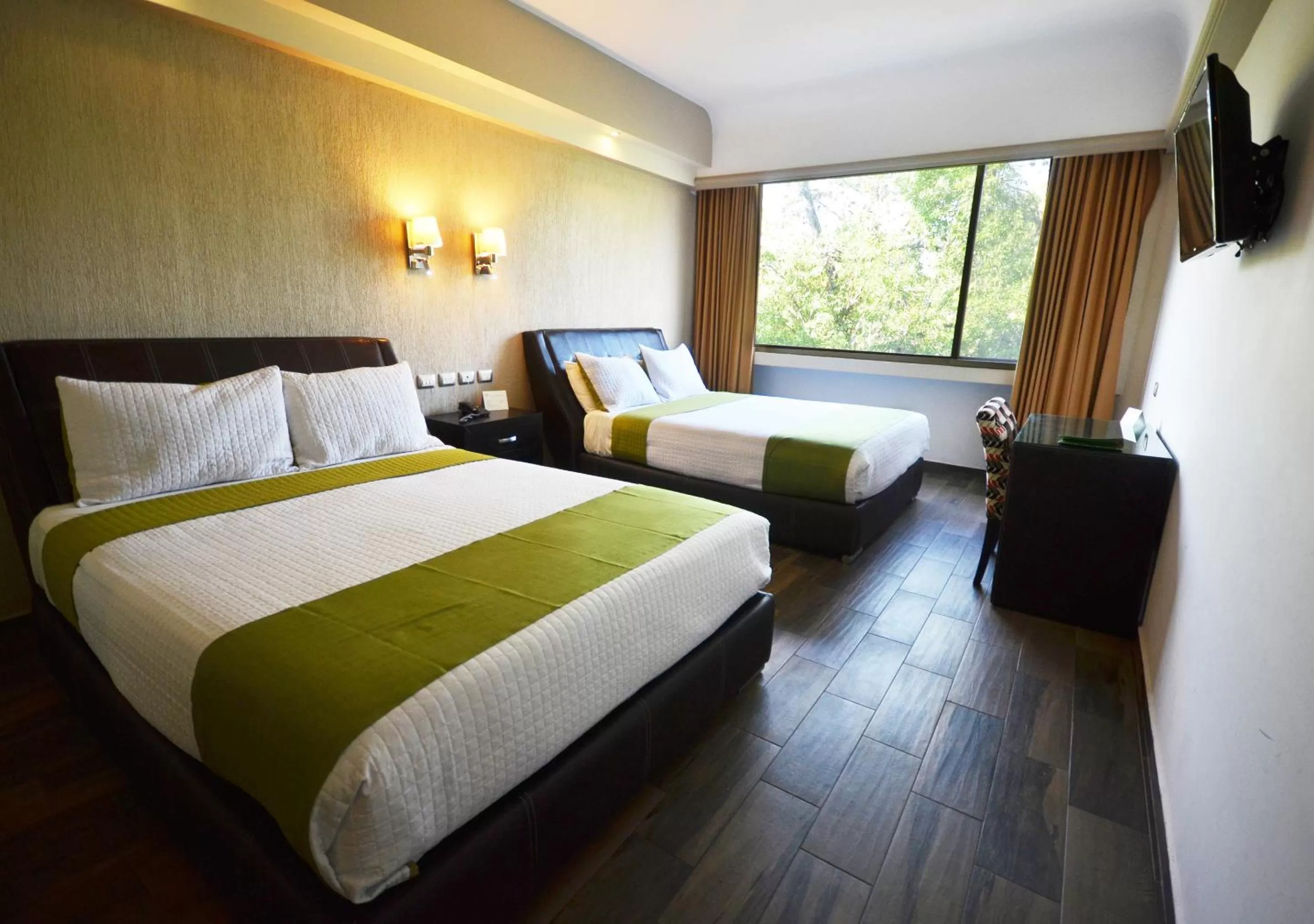 TV and multimedia, Bed in Hotel Diana del Bosque by DOT Urban
