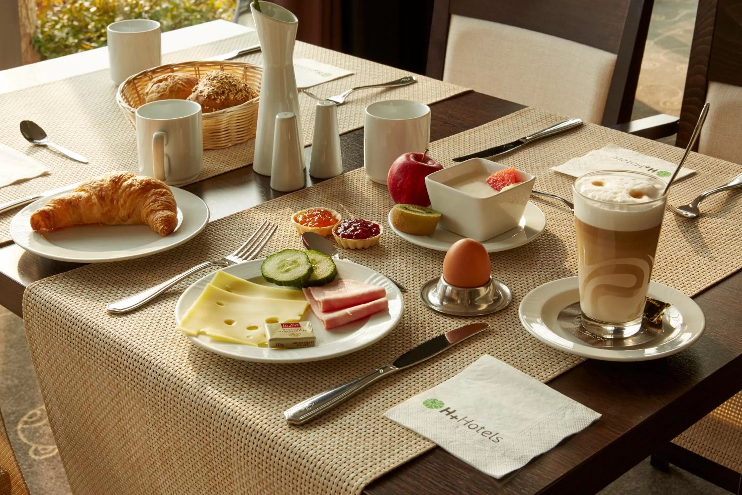 Buffet breakfast in H+ Hotel Leipzig-Halle