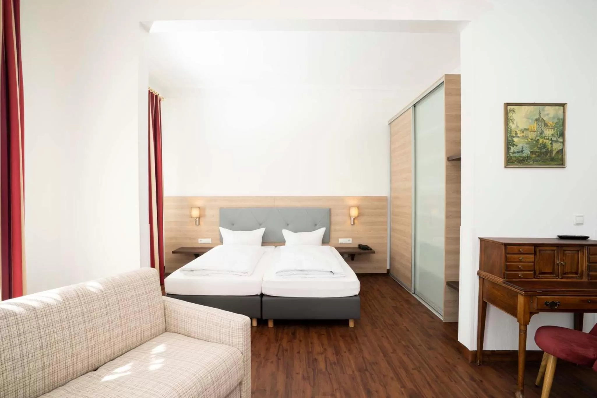 Photo of the whole room, Bed in Hotel National