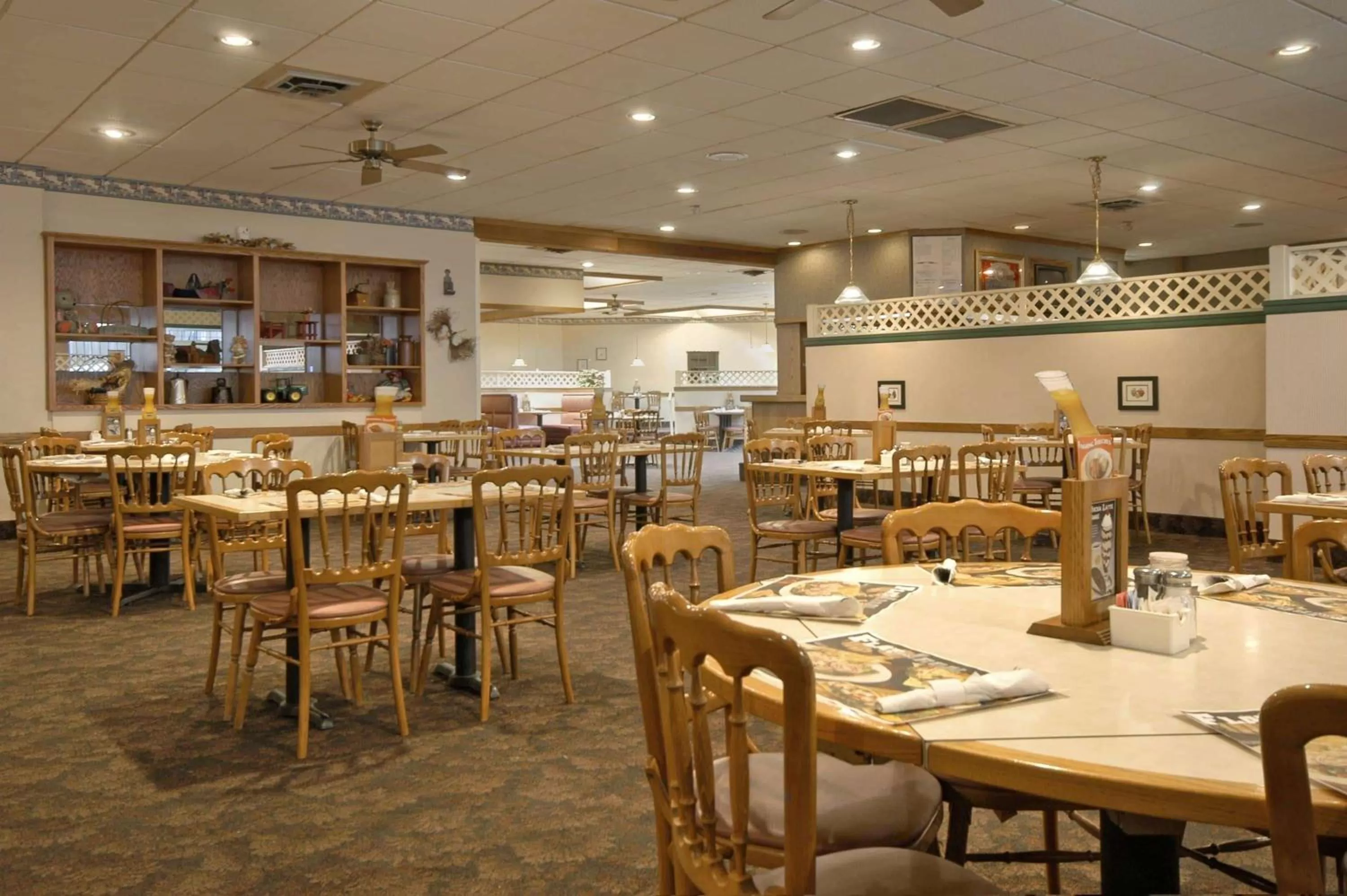 Restaurant/places to eat in Ramada by Wyndham Sterling