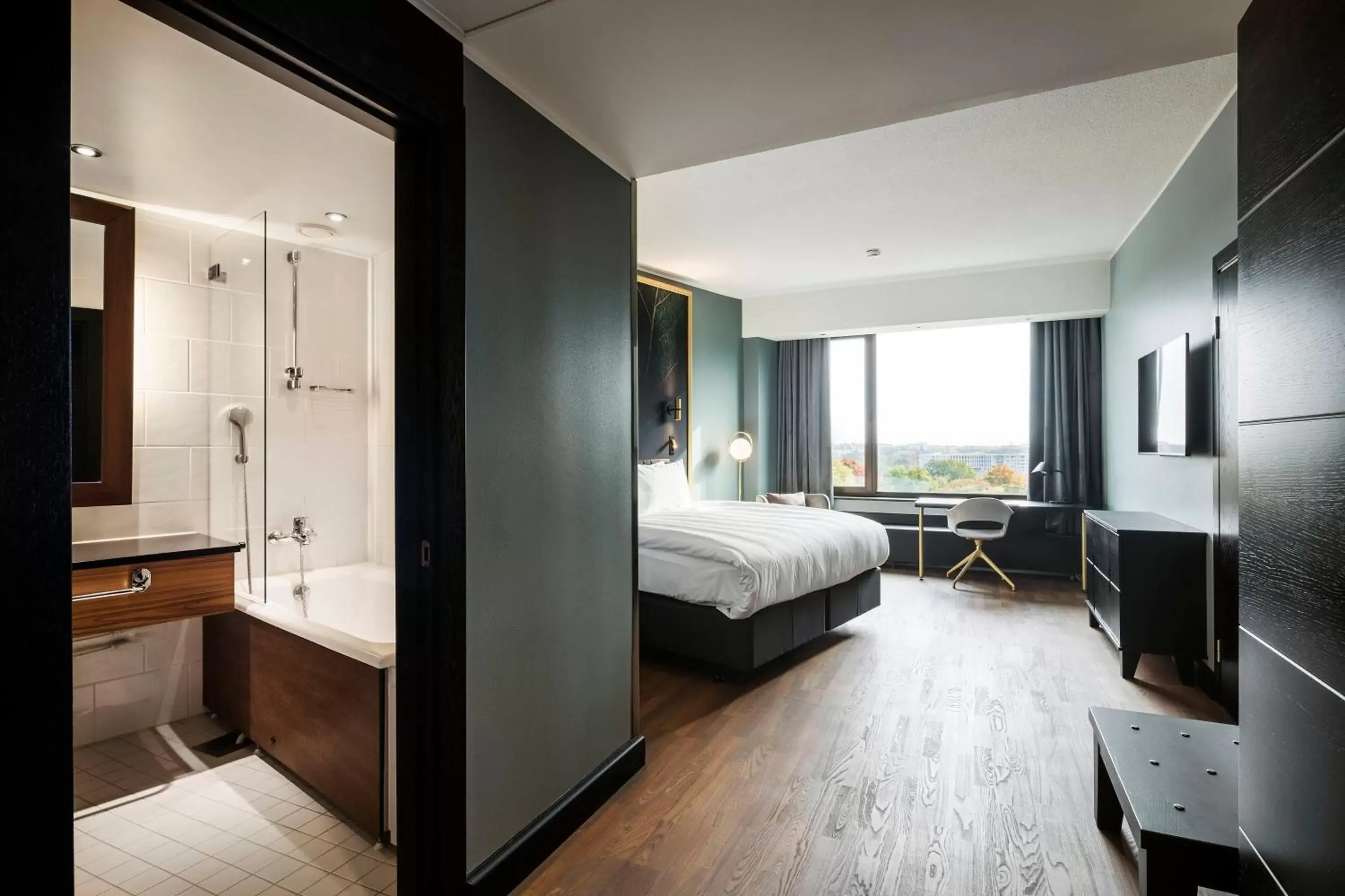 Premium King Room with City View in Crowne Plaza Helsinki - Hesperia by IHG Premium King Room with City View in Crowne Plaza Helsinki - Hesperia by IHG