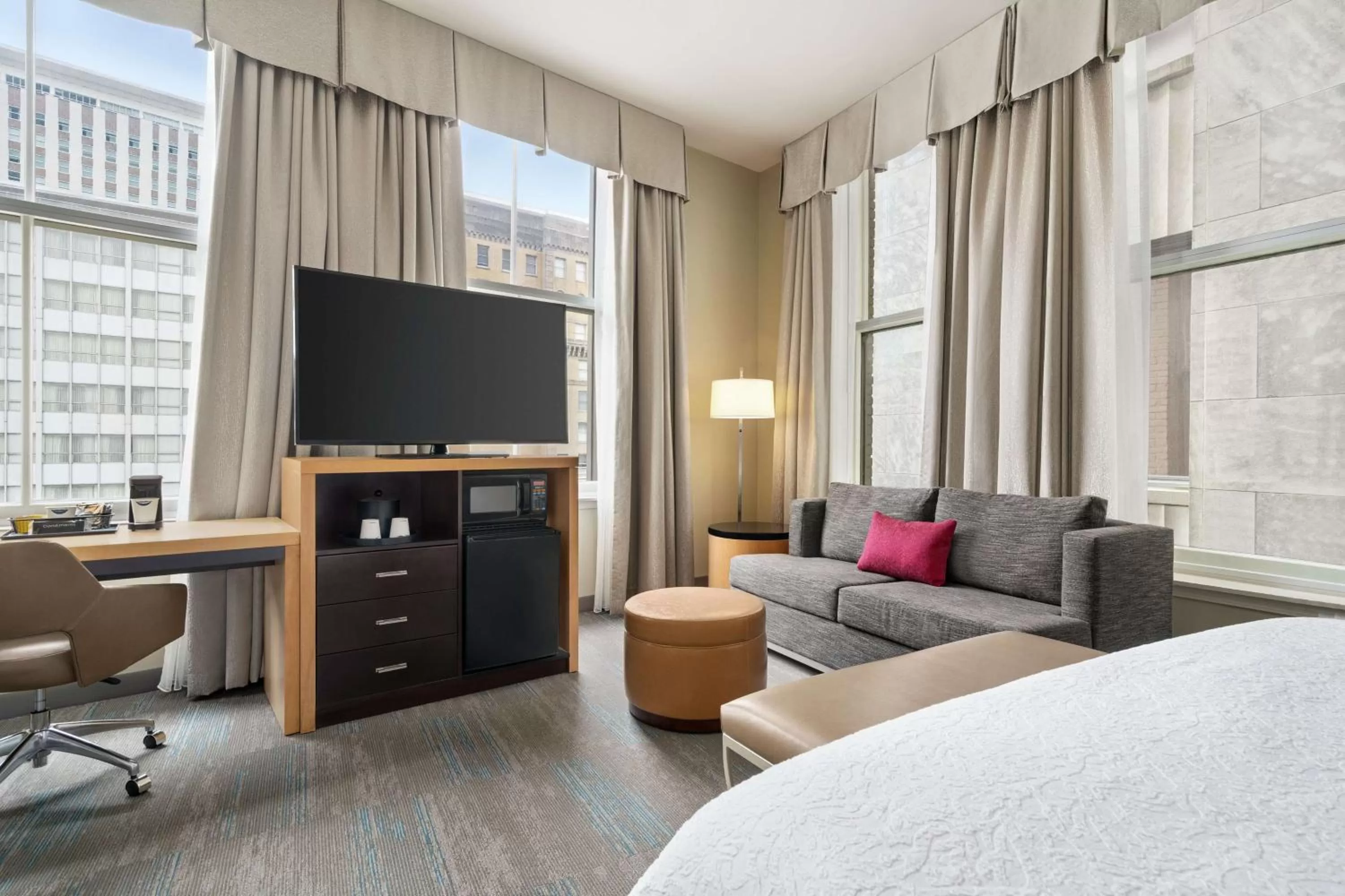 Bedroom, Bed in Hampton Inn Downtown / French Quarter Area