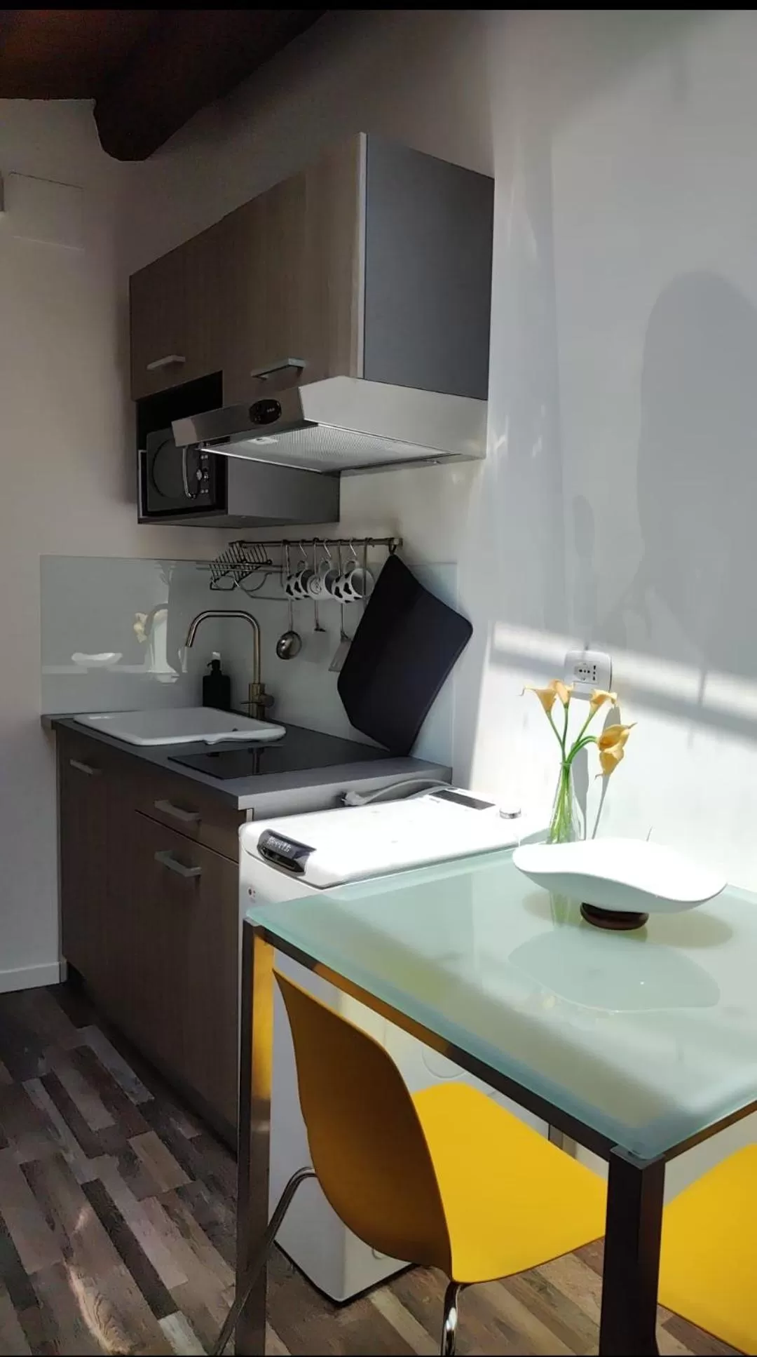 Kitchen or kitchenette in San Francesco Rooms and Apartment with Terrace in Palermo Locazione Turistica