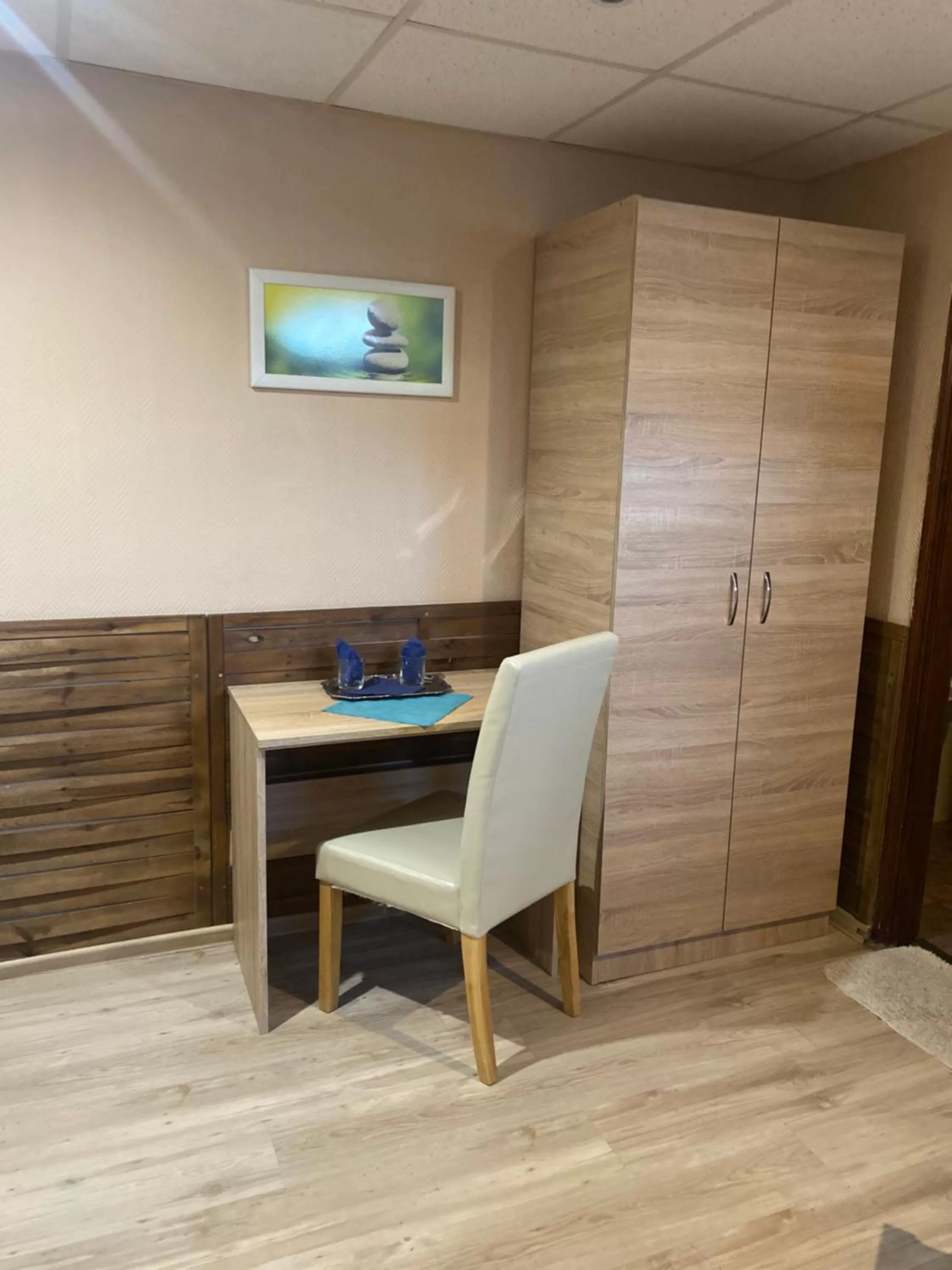 TV/Entertainment Center in Abszolút Hotel és Panzió