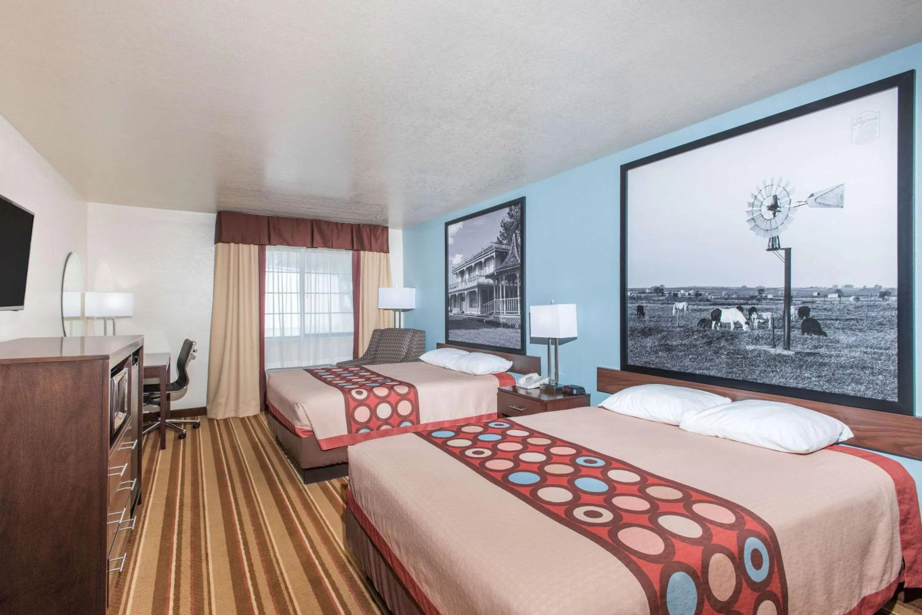 Photo of the whole room, Bed in Super 8 by Wyndham Claremore OK