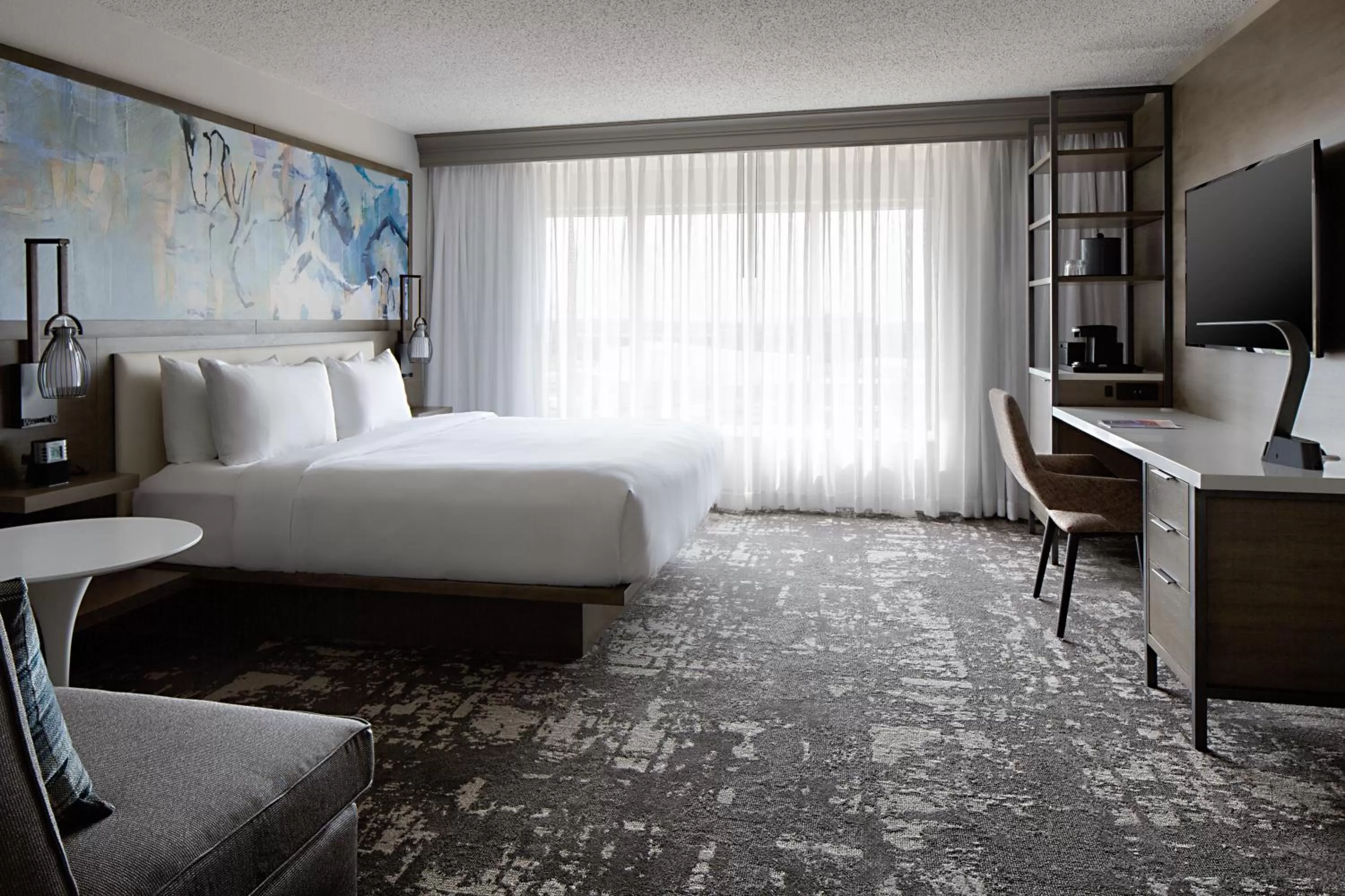 Photo of the whole room, Bed in Marriott Dallas Las Colinas