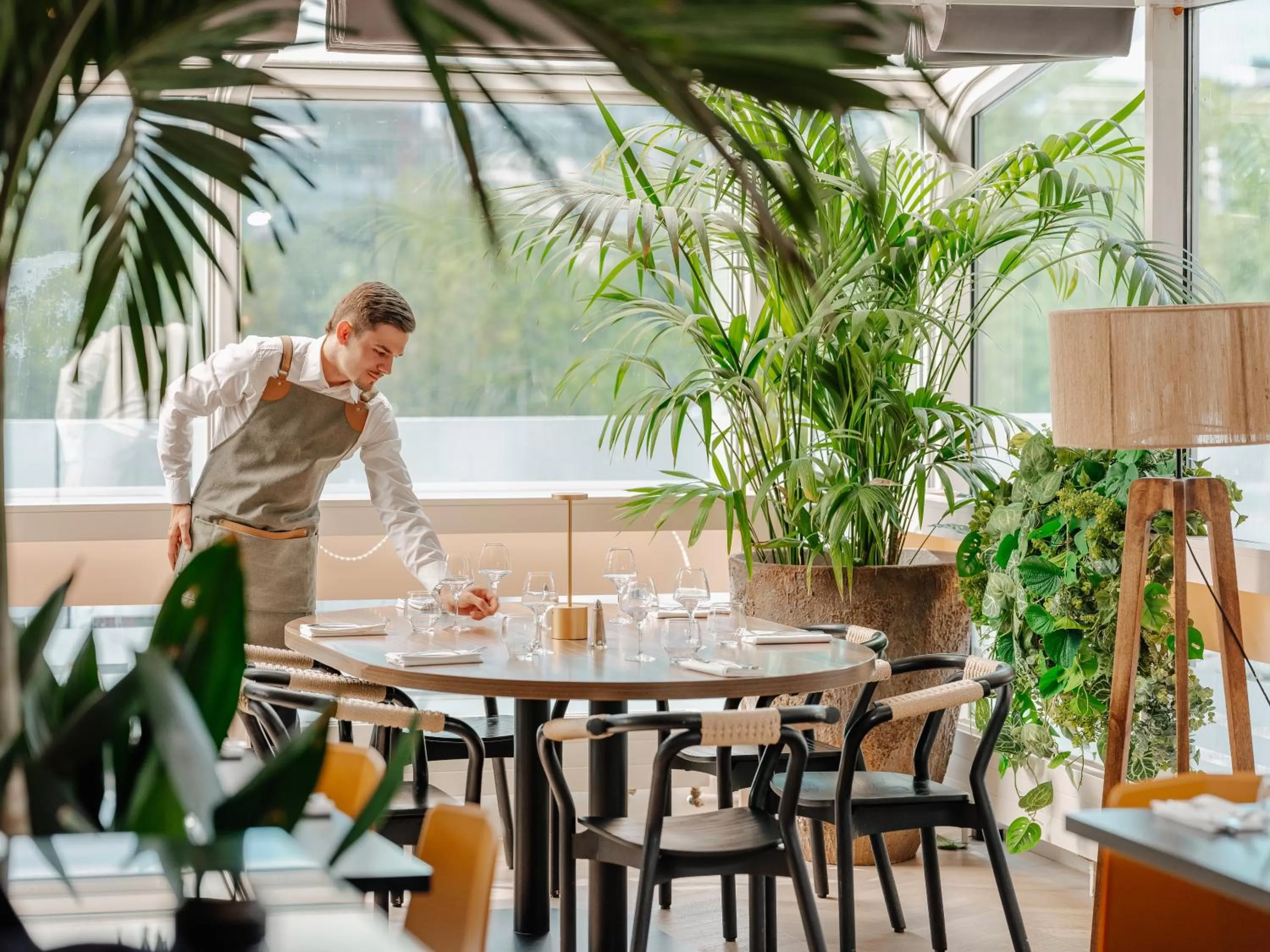 Restaurant/places to eat in Novotel Paris Centre Tour Eiffel