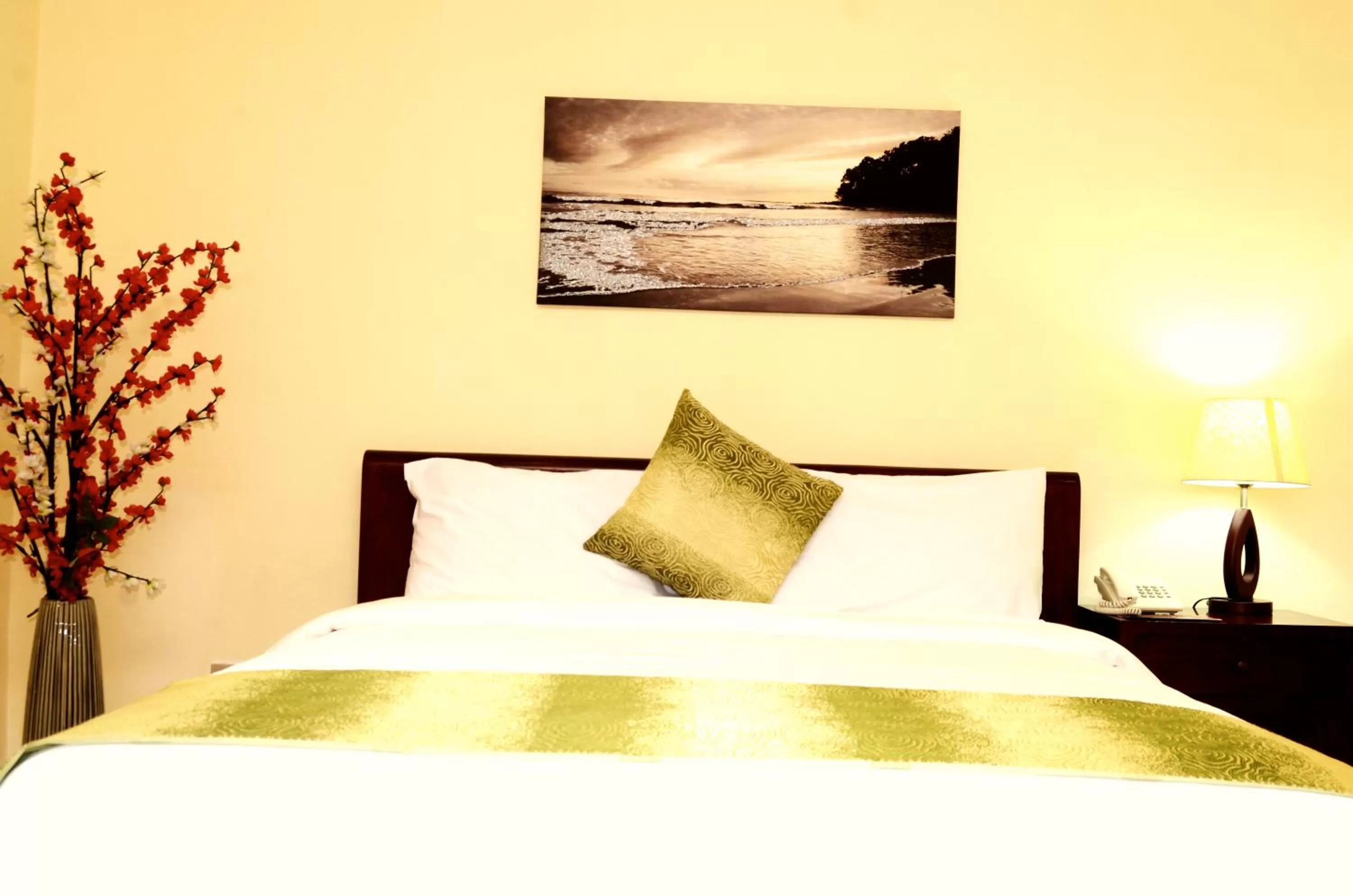 Bed in The Cape Hotel