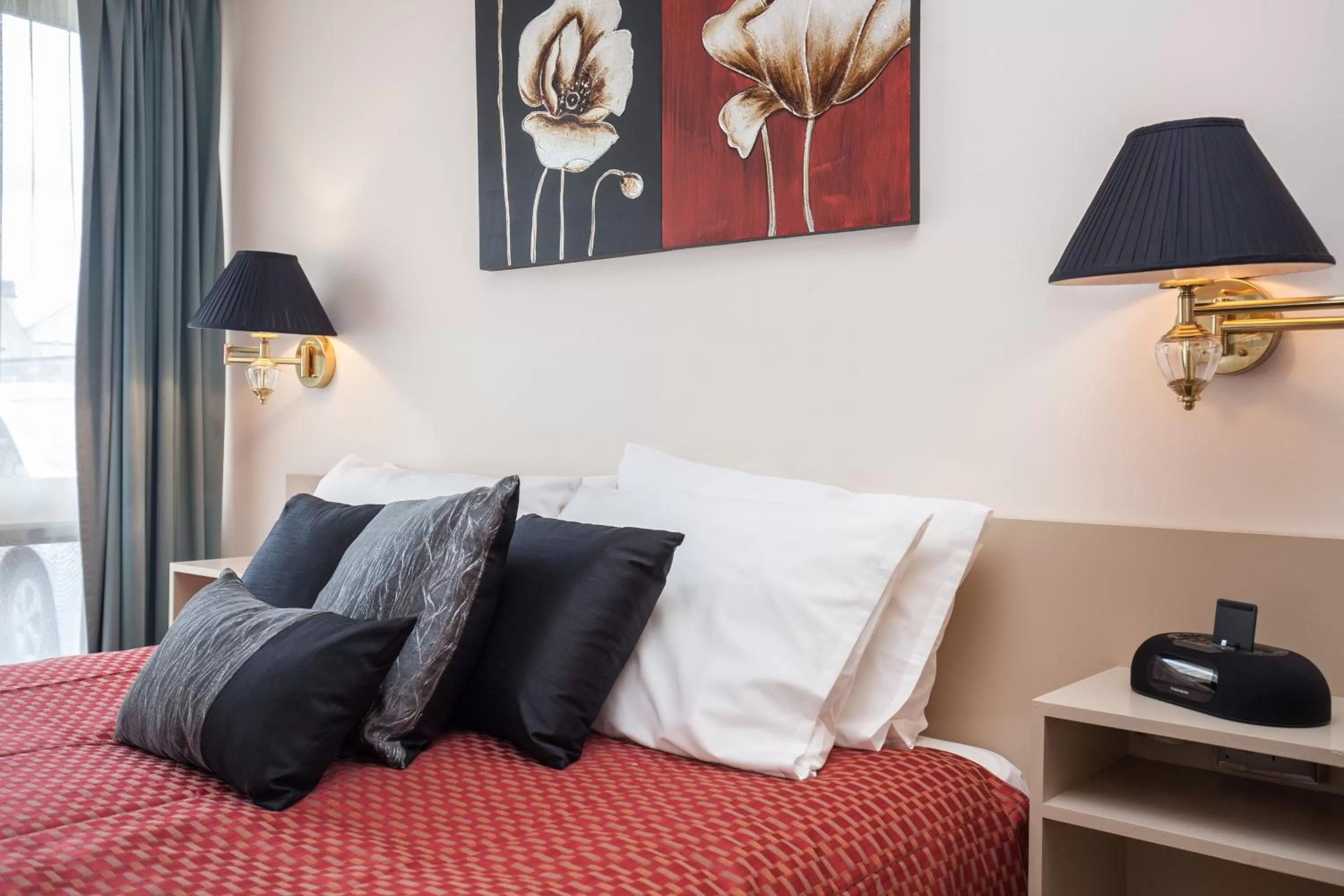 Decorative detail, Bed in Mid City Motel