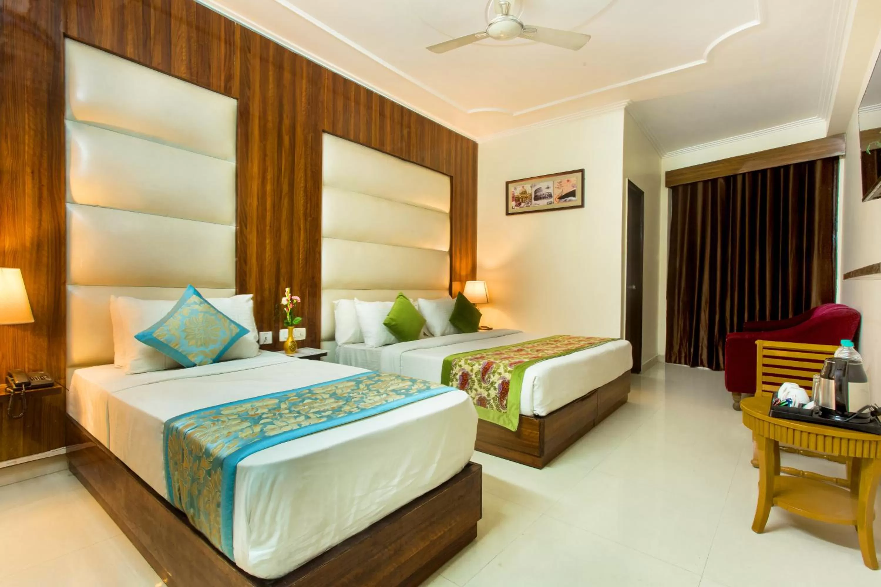 Bedroom, Bed in Hotel Earth