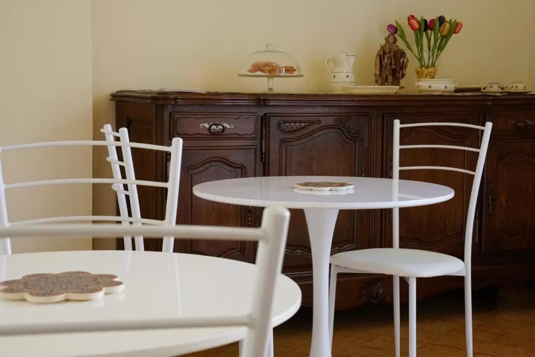 Breakfast, Dining Area in B&B I sei volti Lecce