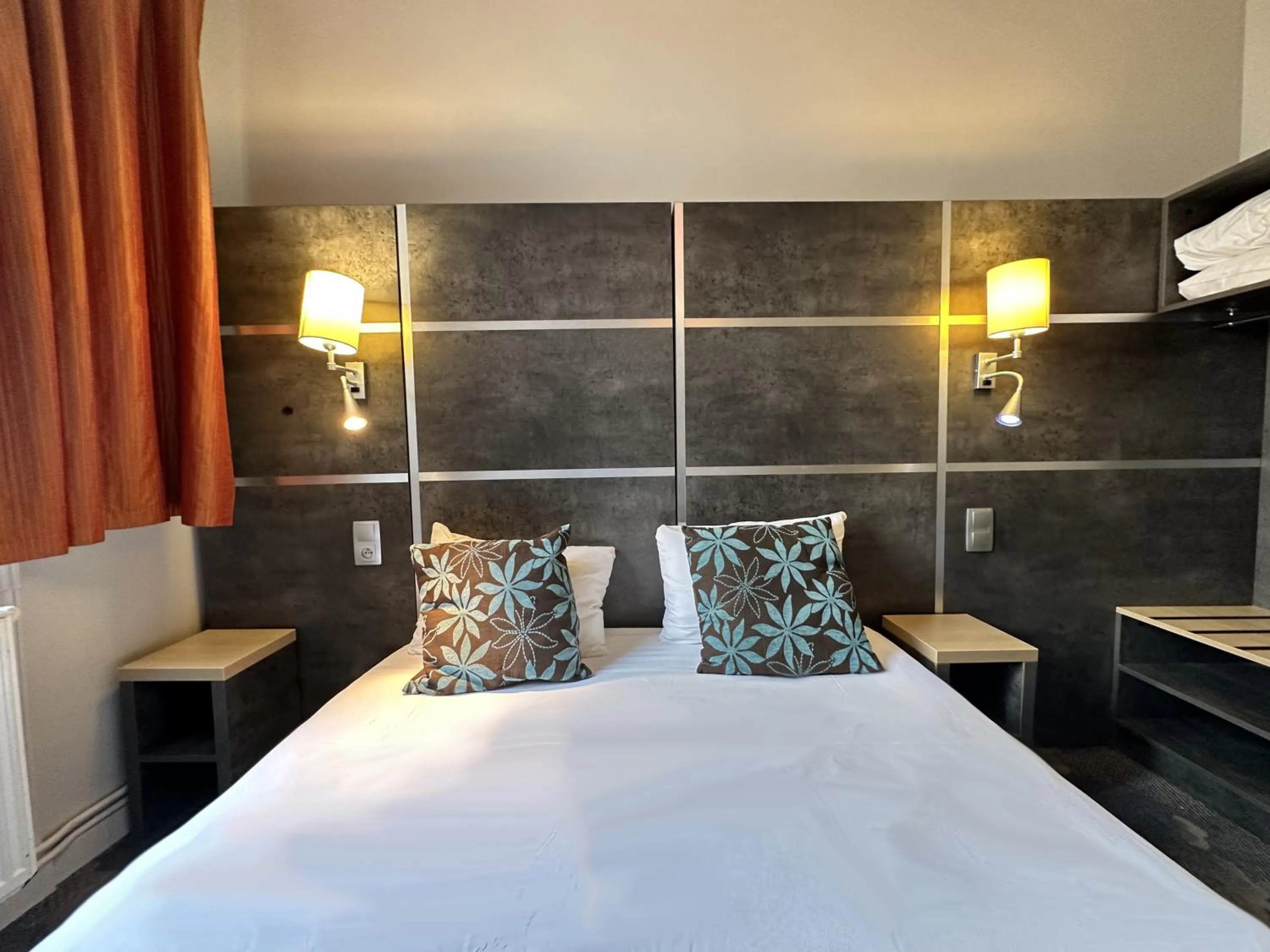 Bedroom, Bed in Timhotel Boulogne Rives de Seine