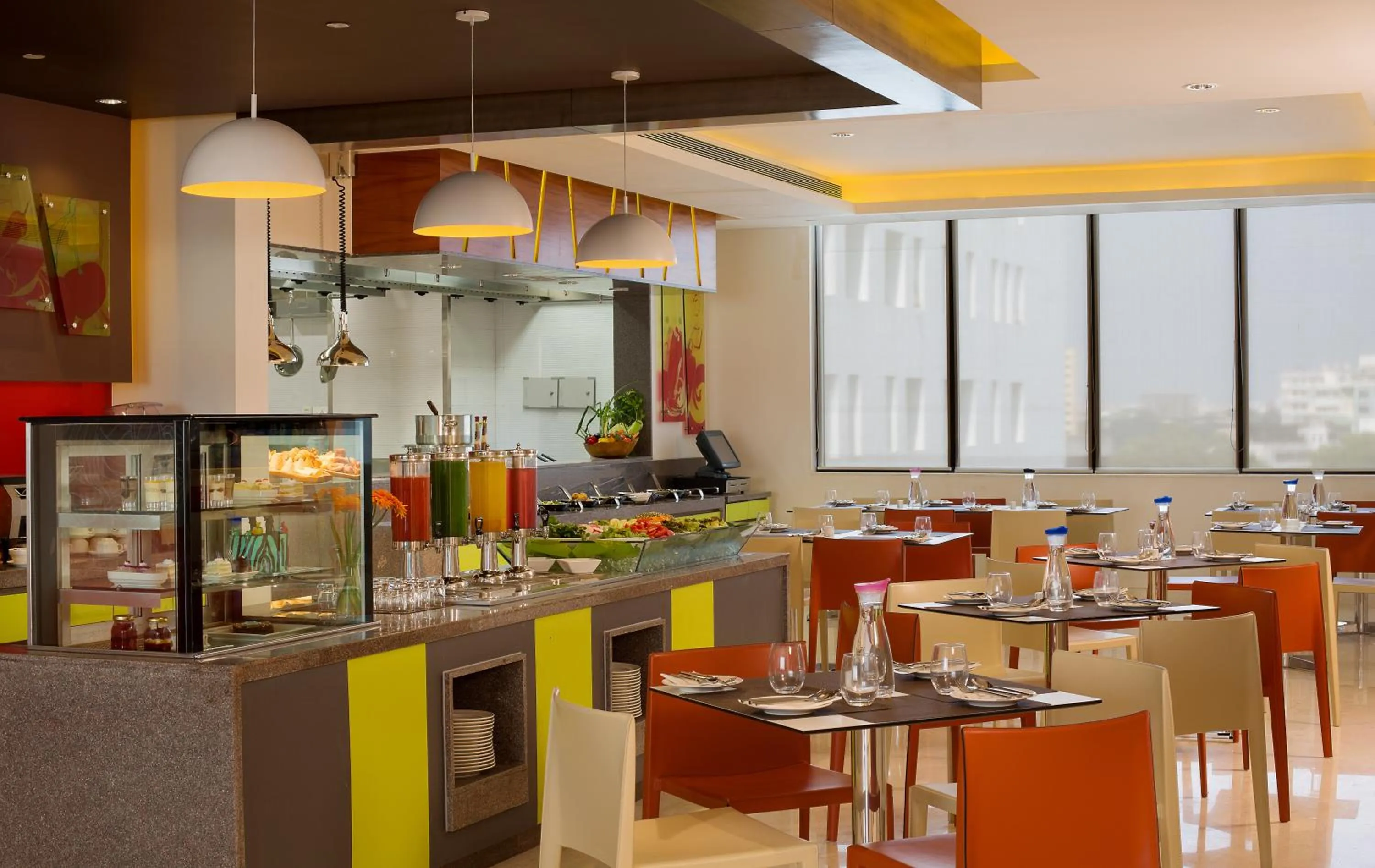 Restaurant/places to eat in ibis Chennai City Centre - An Accor Brand