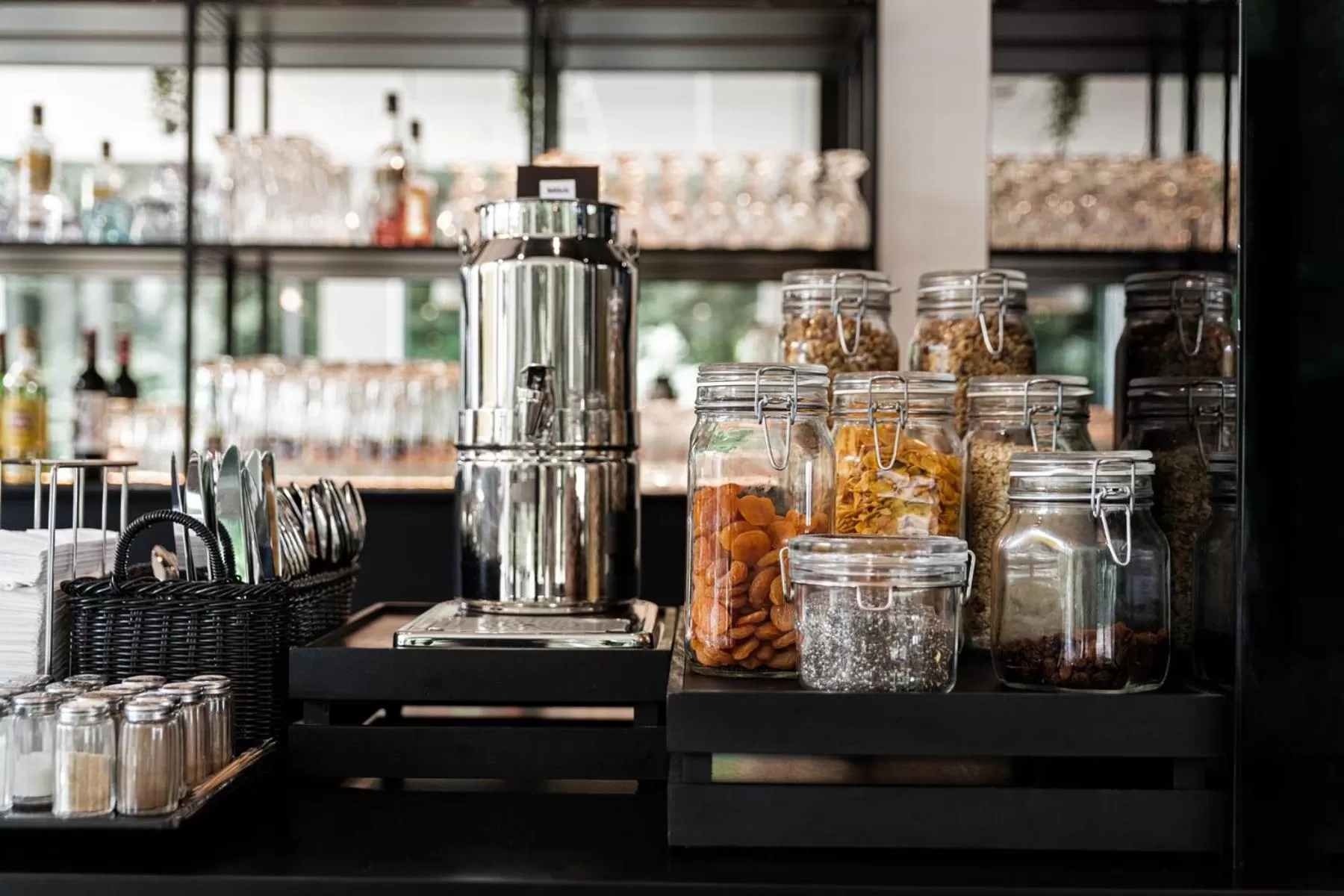 Food and drinks in B&B HOTEL Zürich Wallisellen