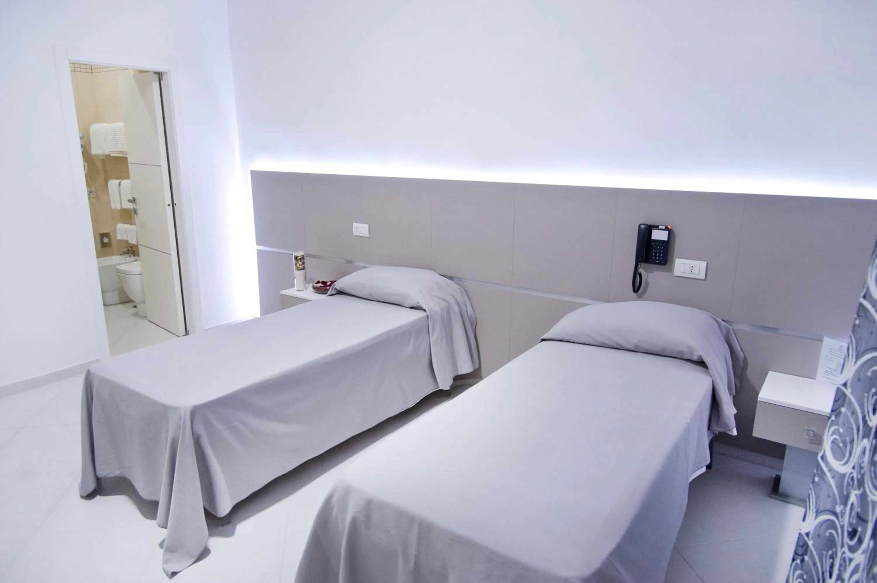 Bedroom, Bed in Hotel Regina