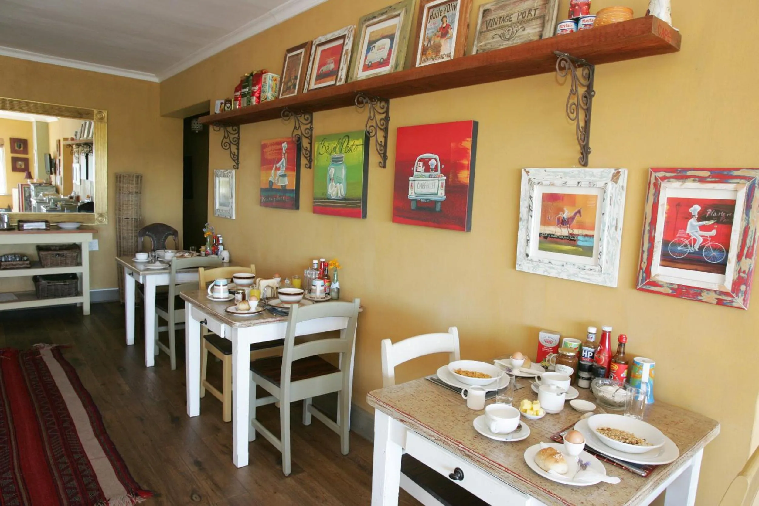 Restaurant/places to eat in Dolphin Inn Guesthouse