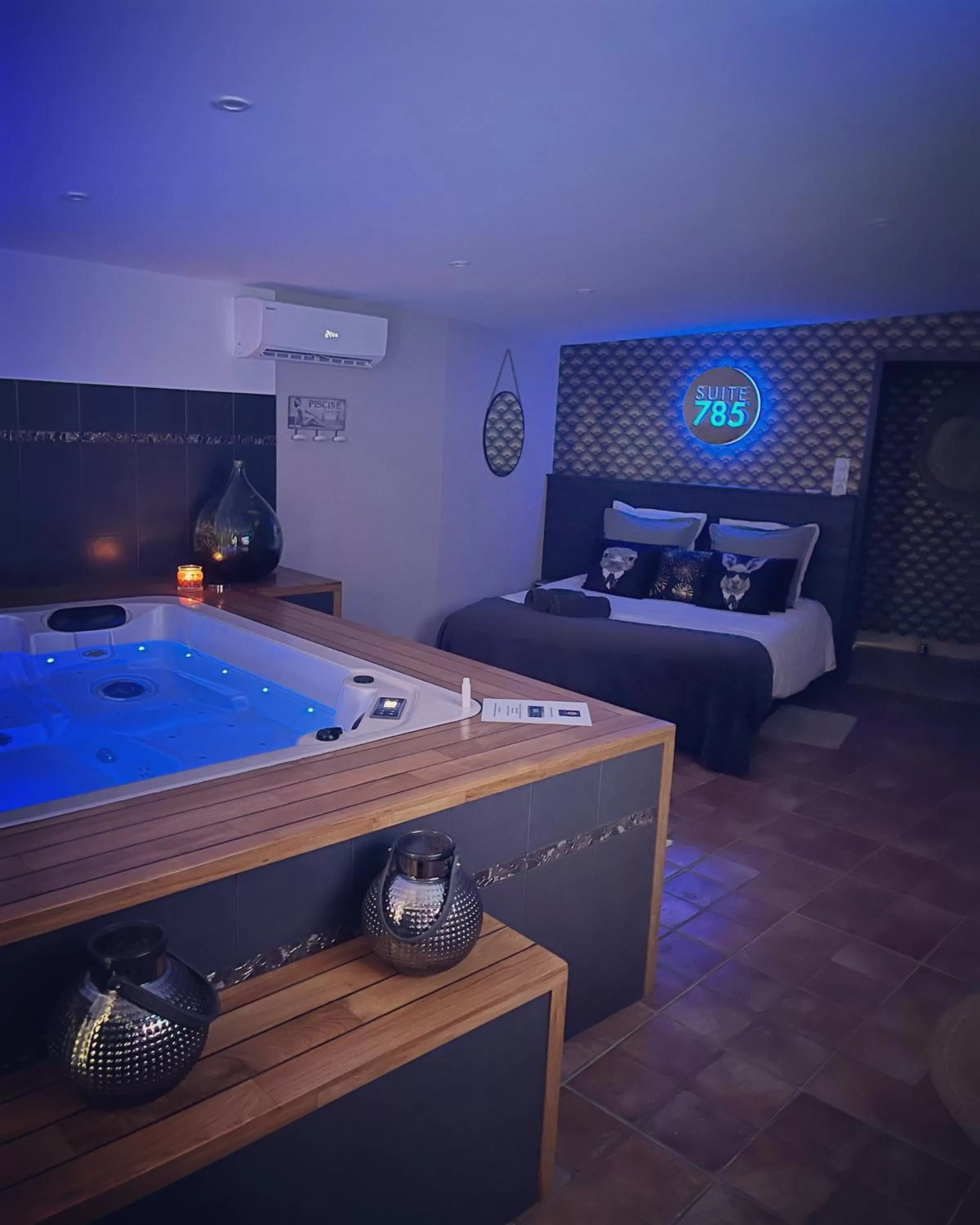 Bed in SUITE 785 Chambre d hôtes Jacuzzi Cave indépendante