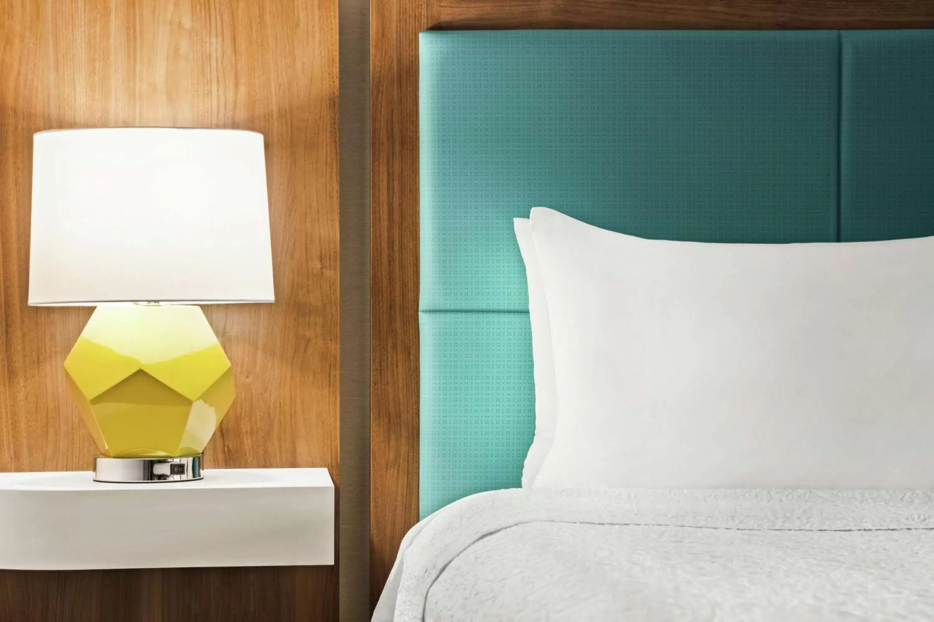 Executive King Room with Sofa Bed - Non-Smoking in Hampton Inn Portland Airport Executive King Room with Sofa Bed - Non-Smoking in Hampton Inn Portland Airport