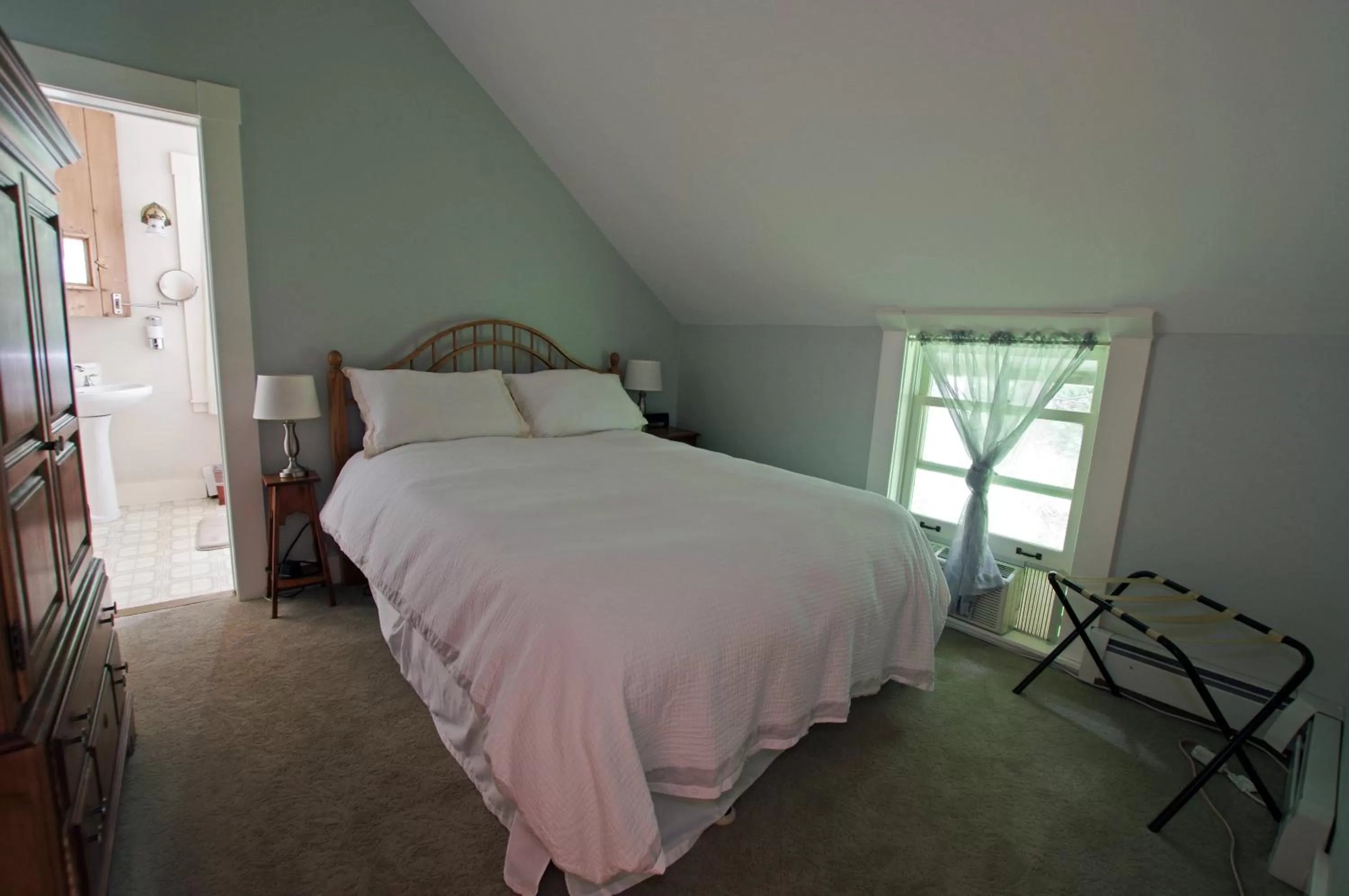 Bedroom, Bed in The Wilmington Inn