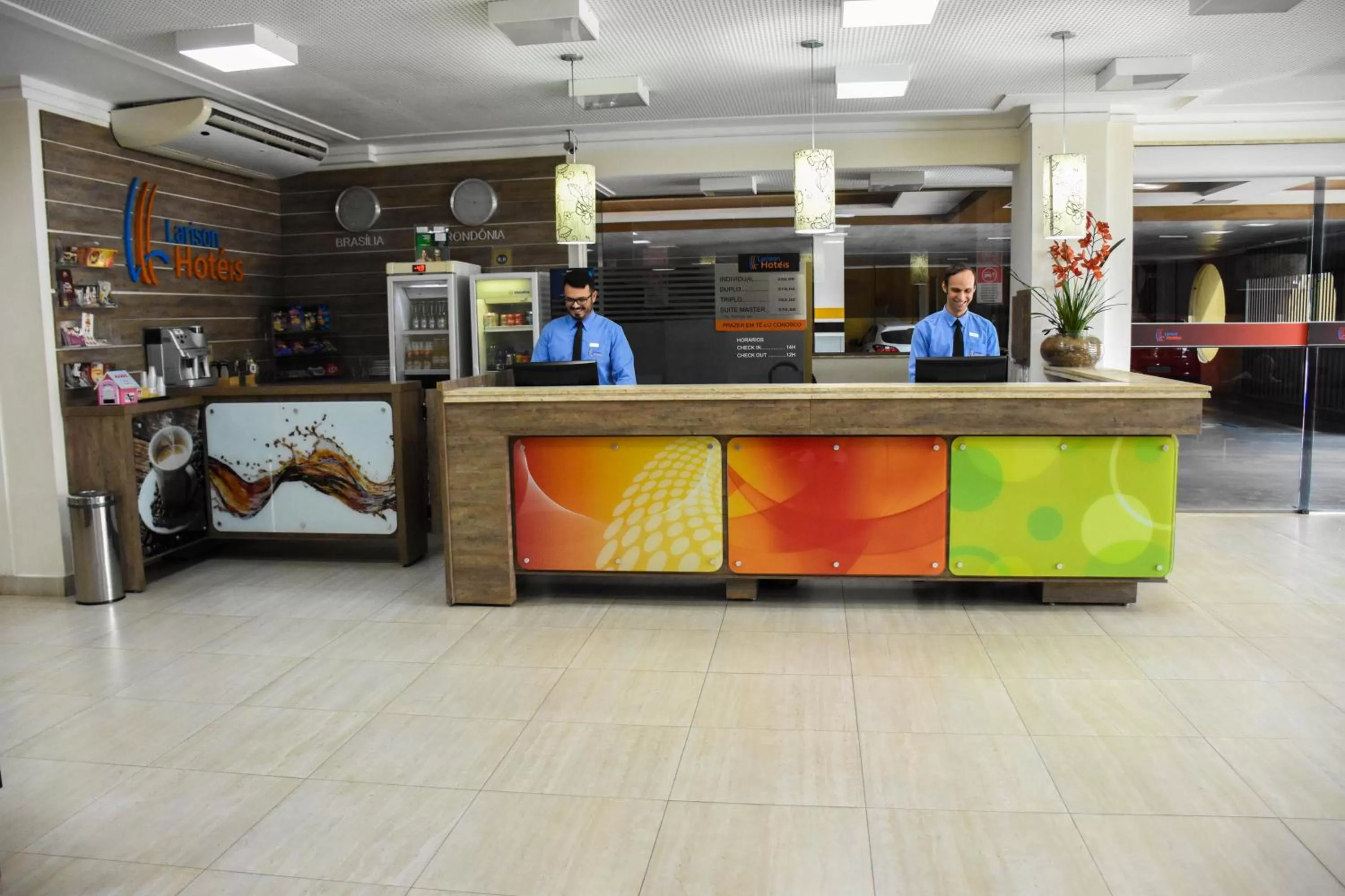 Staff in Larison Executive - by Easy Hotéis