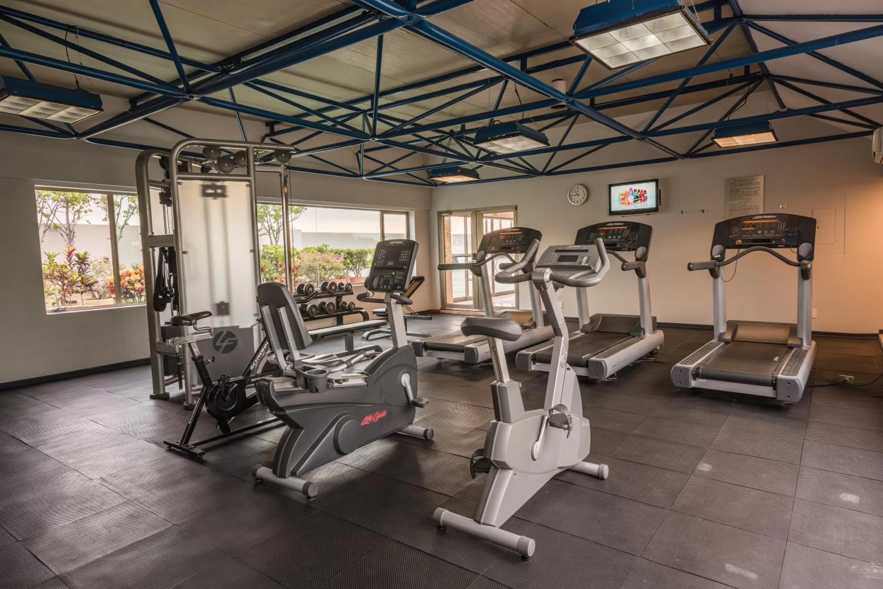 Fitness centre/facilities in Holiday Inn Guadalajara Select by IHG