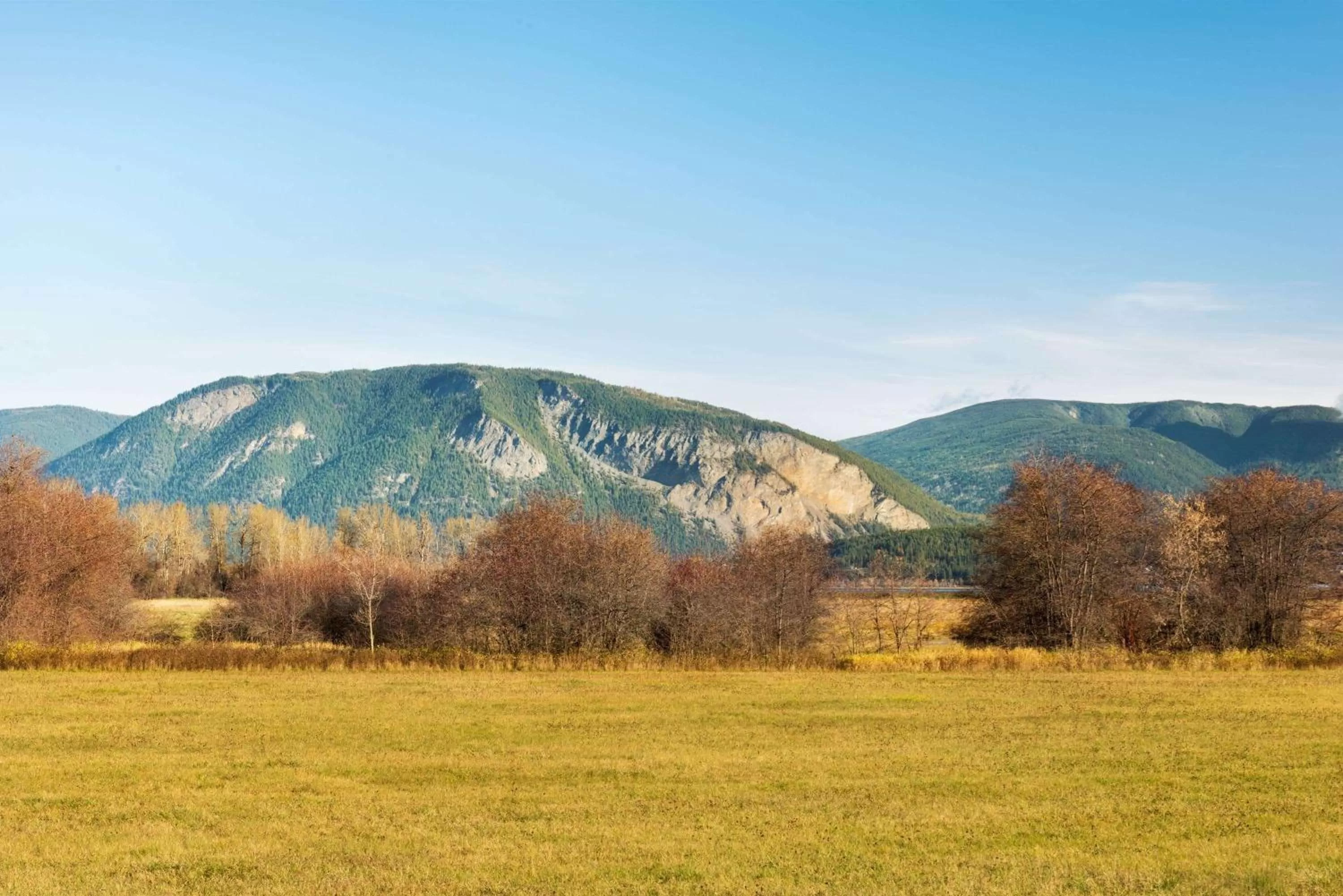 Property building in Travelodge by Wyndham Salmon Arm BC