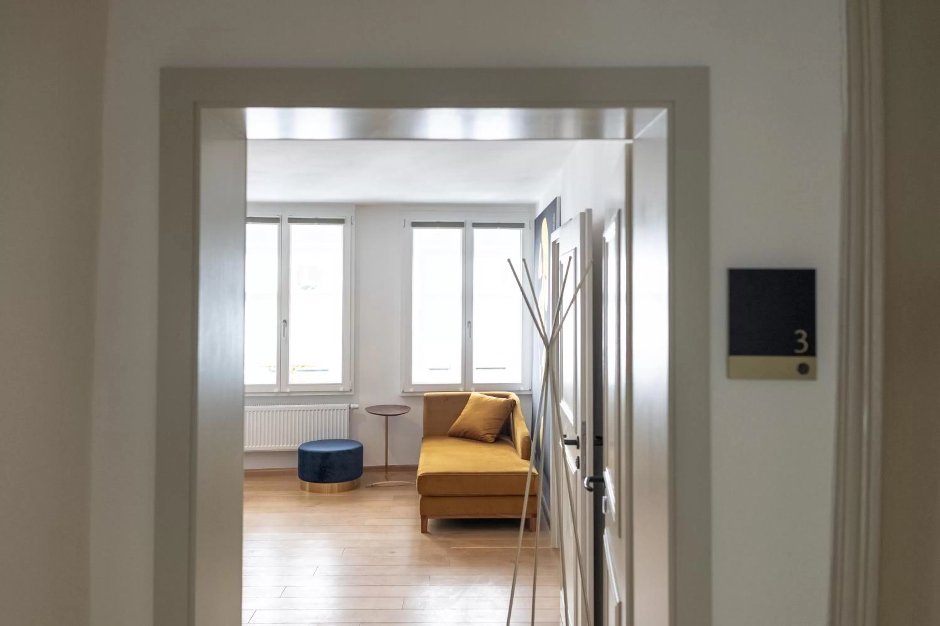 Living room in ANA Living Augsburg City Center by Arthotel ANA - Self-Service-Hotel