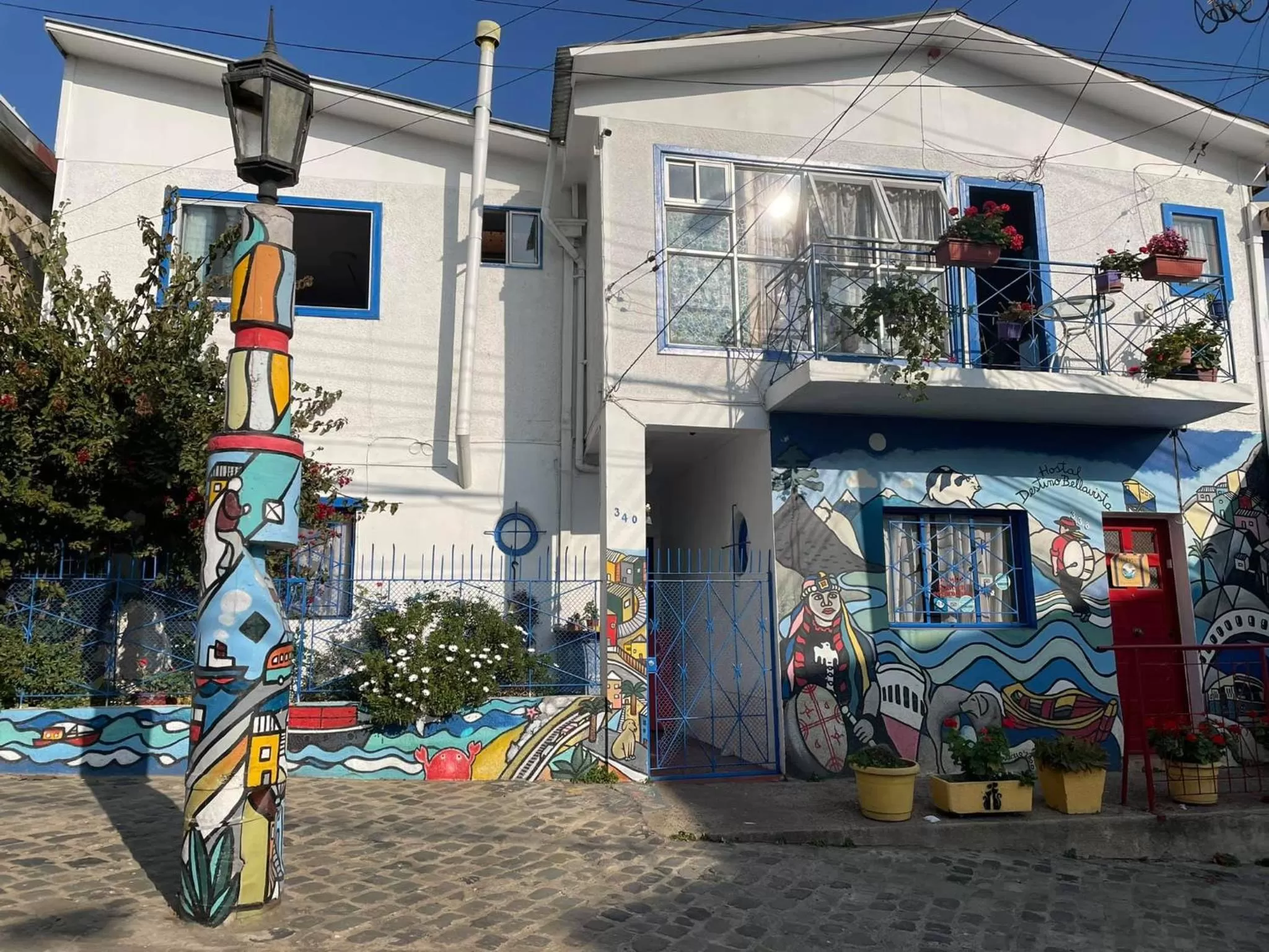 Property building in Hostal Destino Bellavista