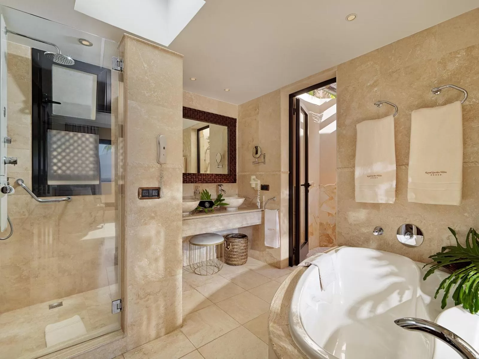 Bathroom in Royal Garden Villas, Luxury Hotel