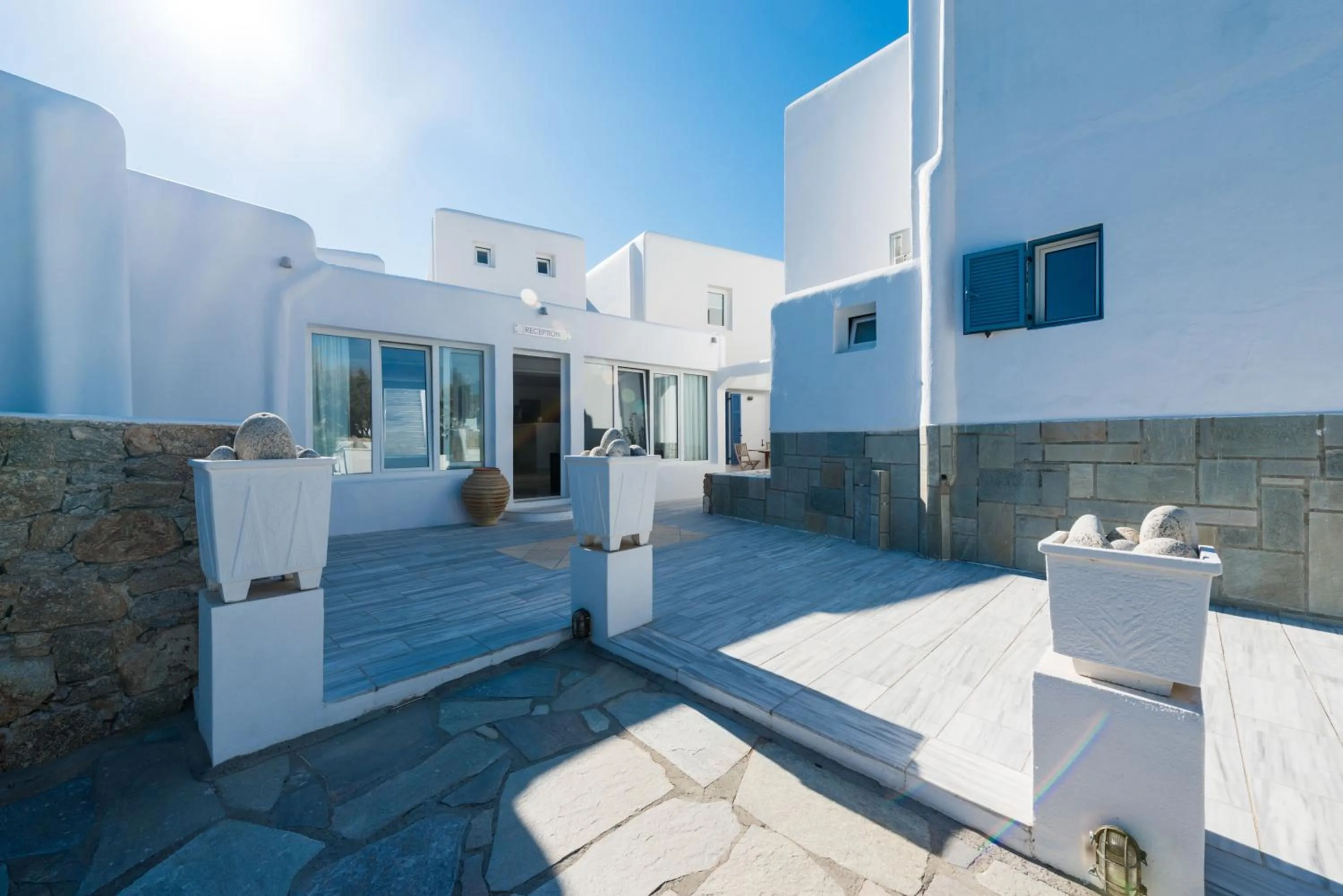 Facade/entrance in Giannoulaki Hotel