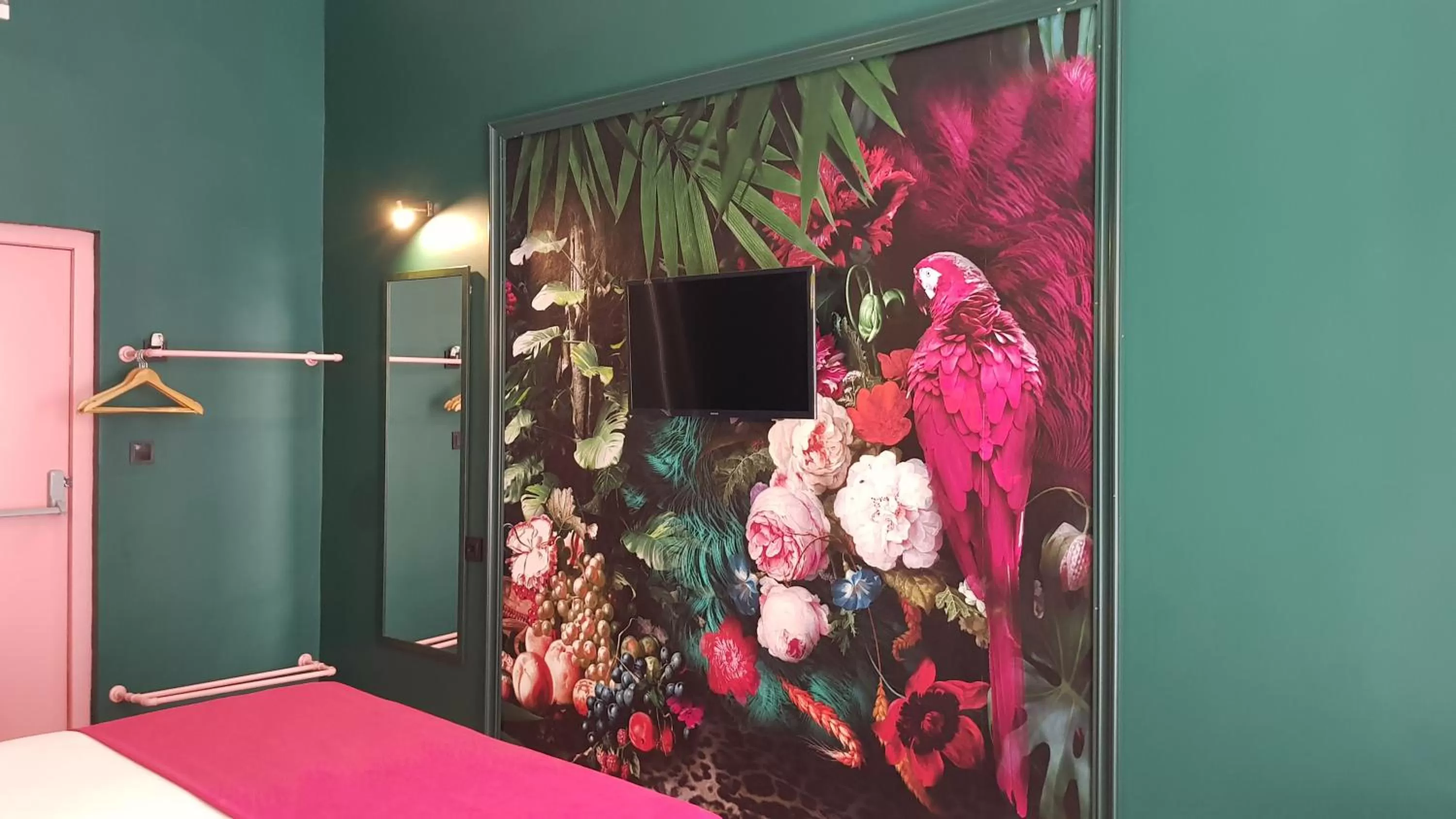 TV and multimedia in Casa Rosa Suites