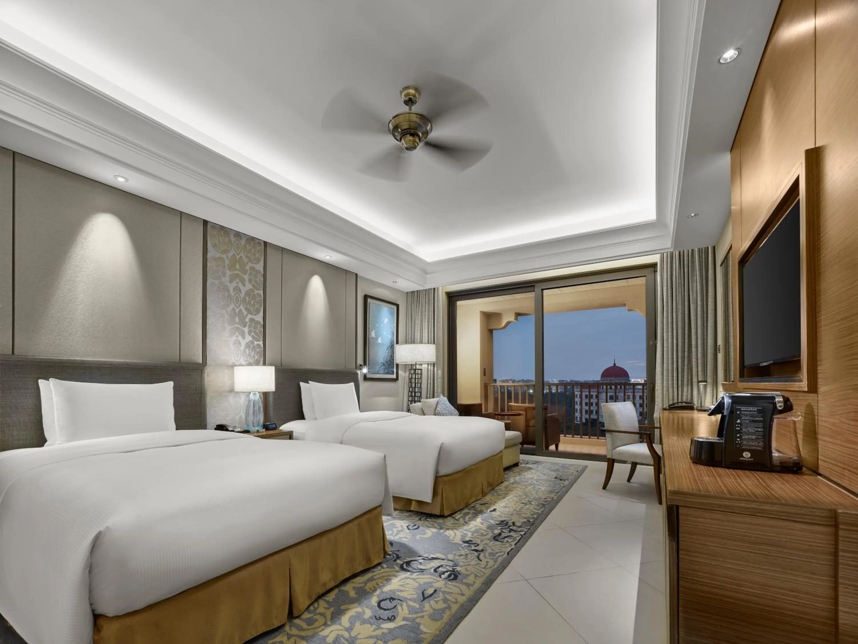 Bed in Hilton Haikou Meilan - Beachfront Hotel