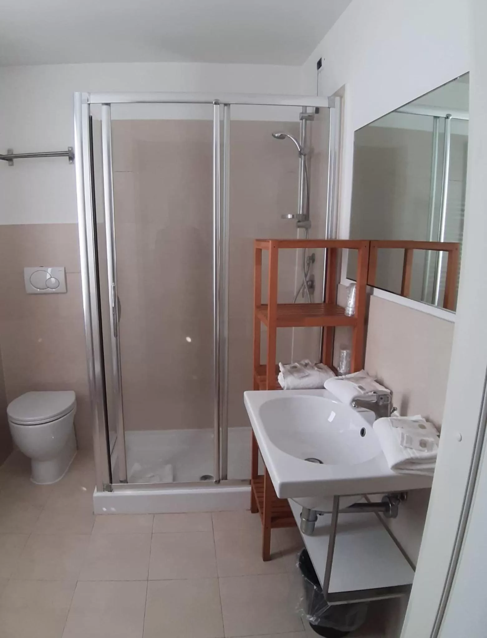 Bathroom in Hotel Aniene