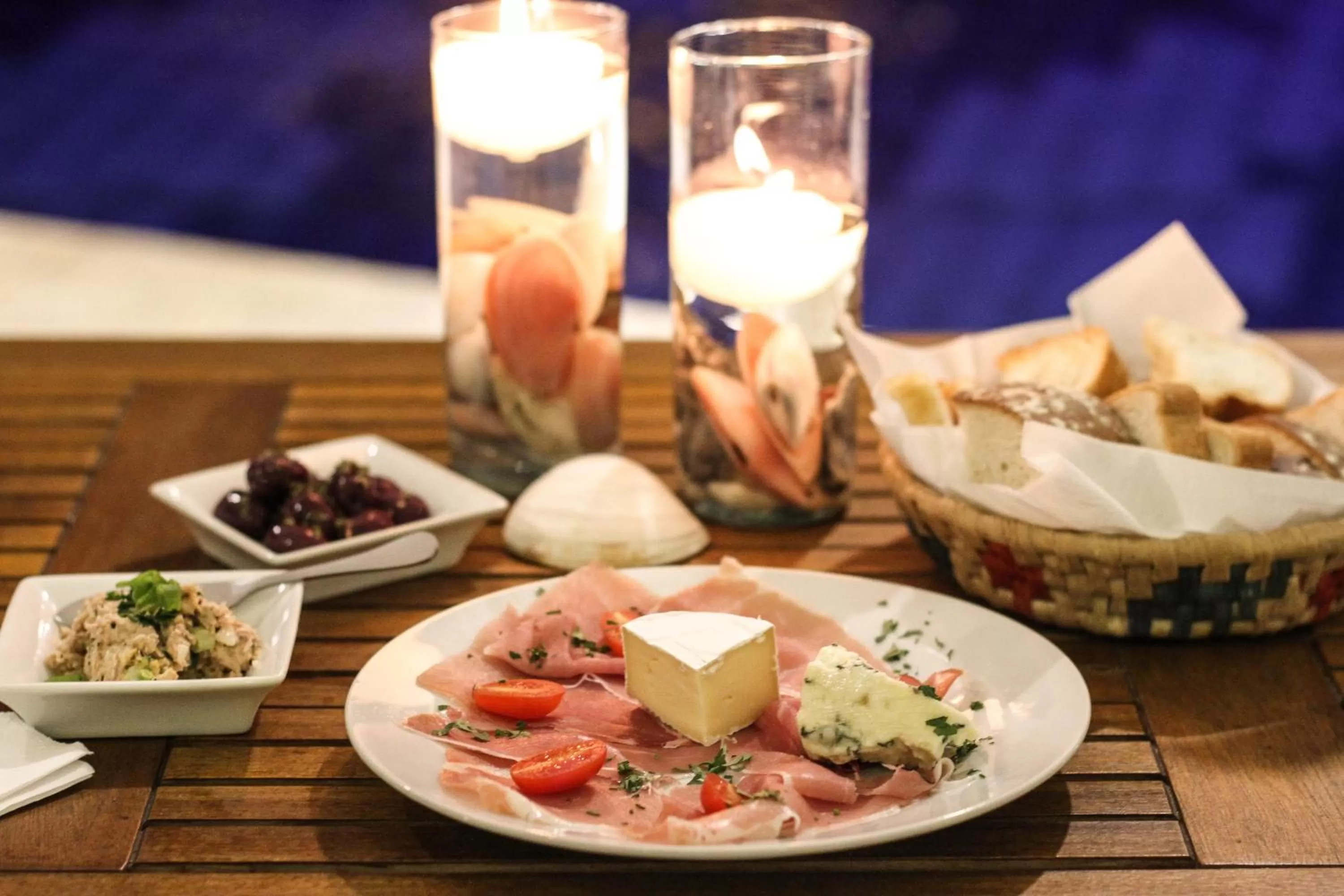 Food in Guest House Guarujá