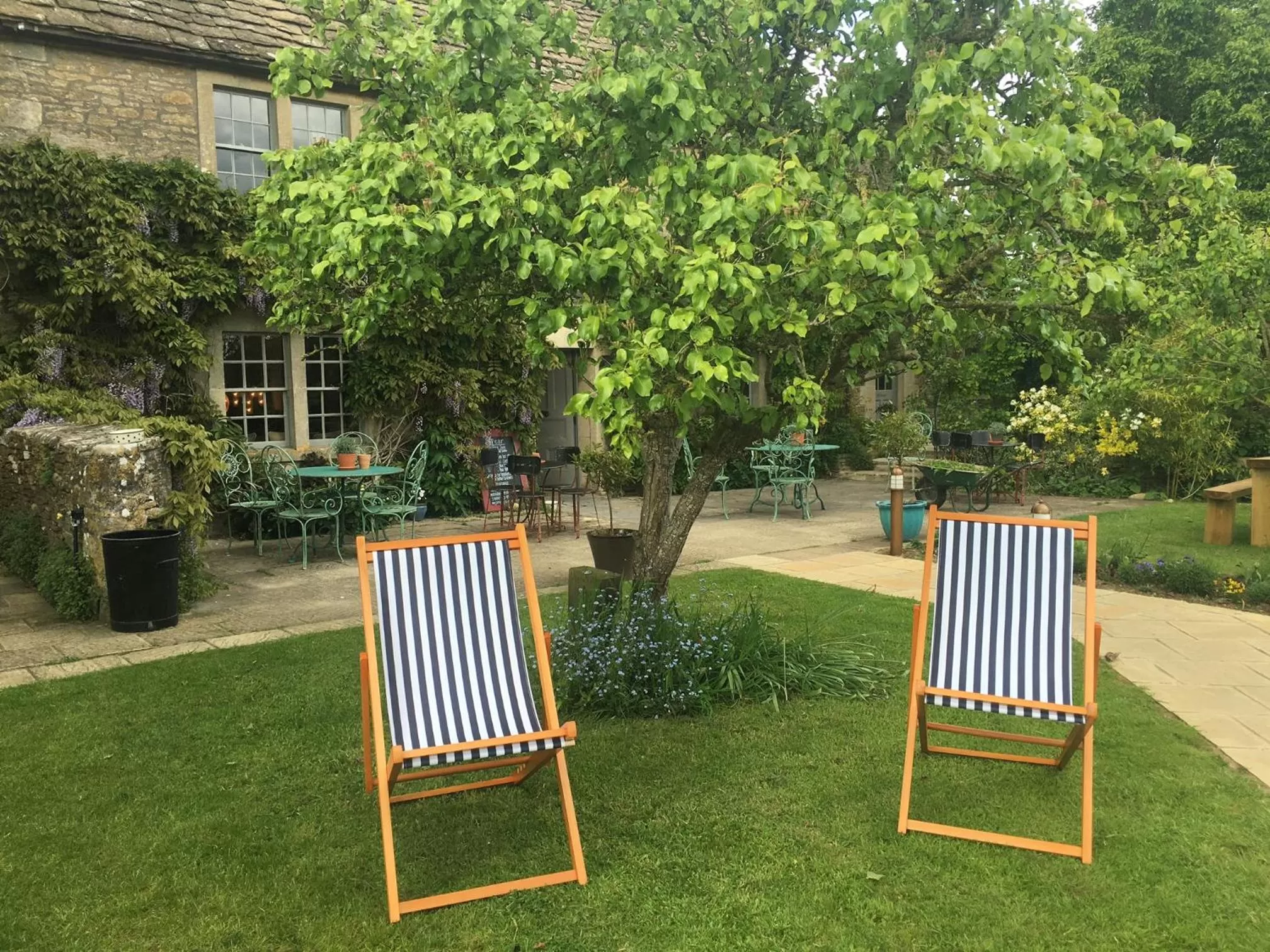 Garden in Pear Tree Inn Whitley
