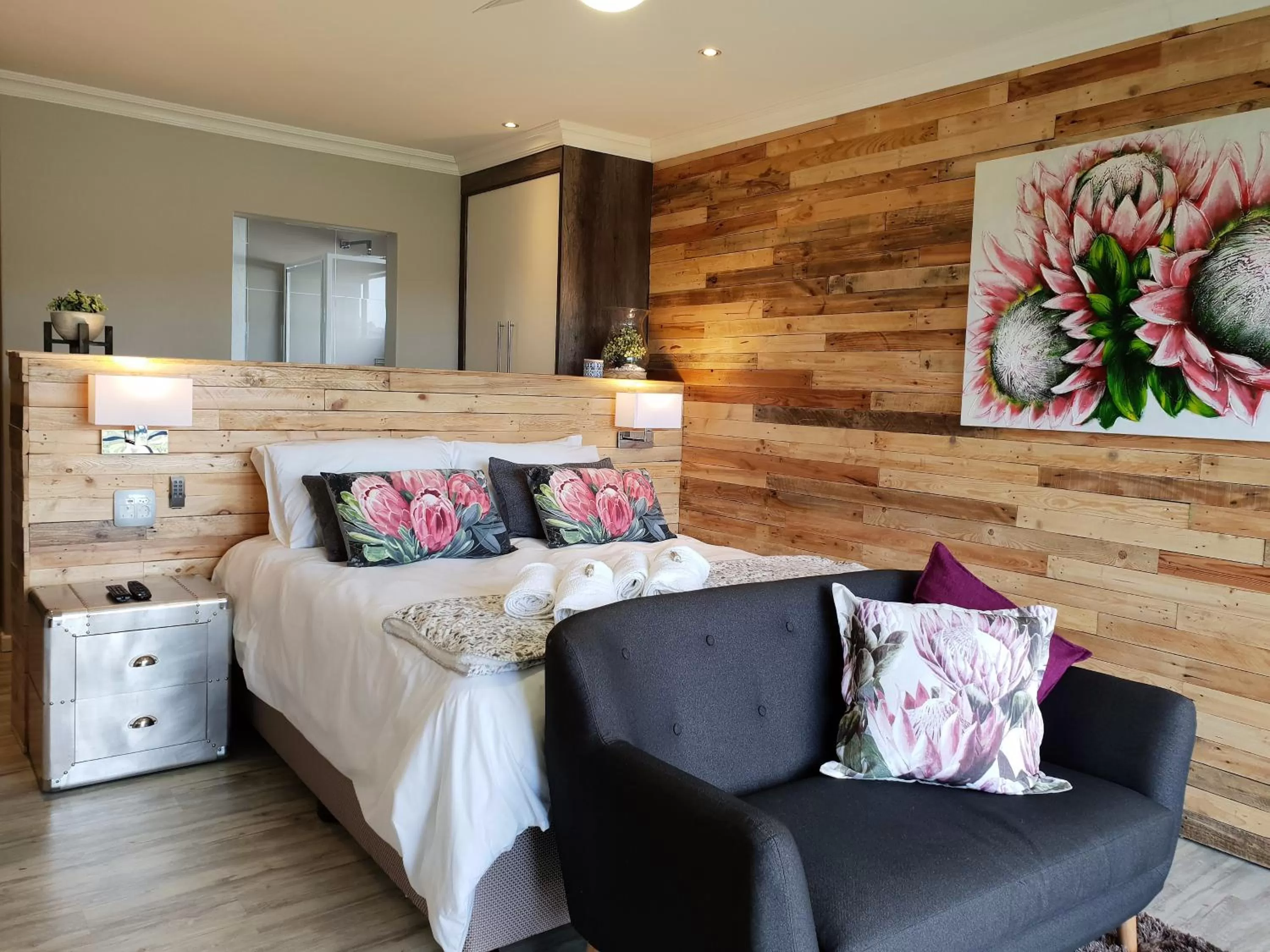 Decorative detail, Bed in Riverview Guesthouse East London