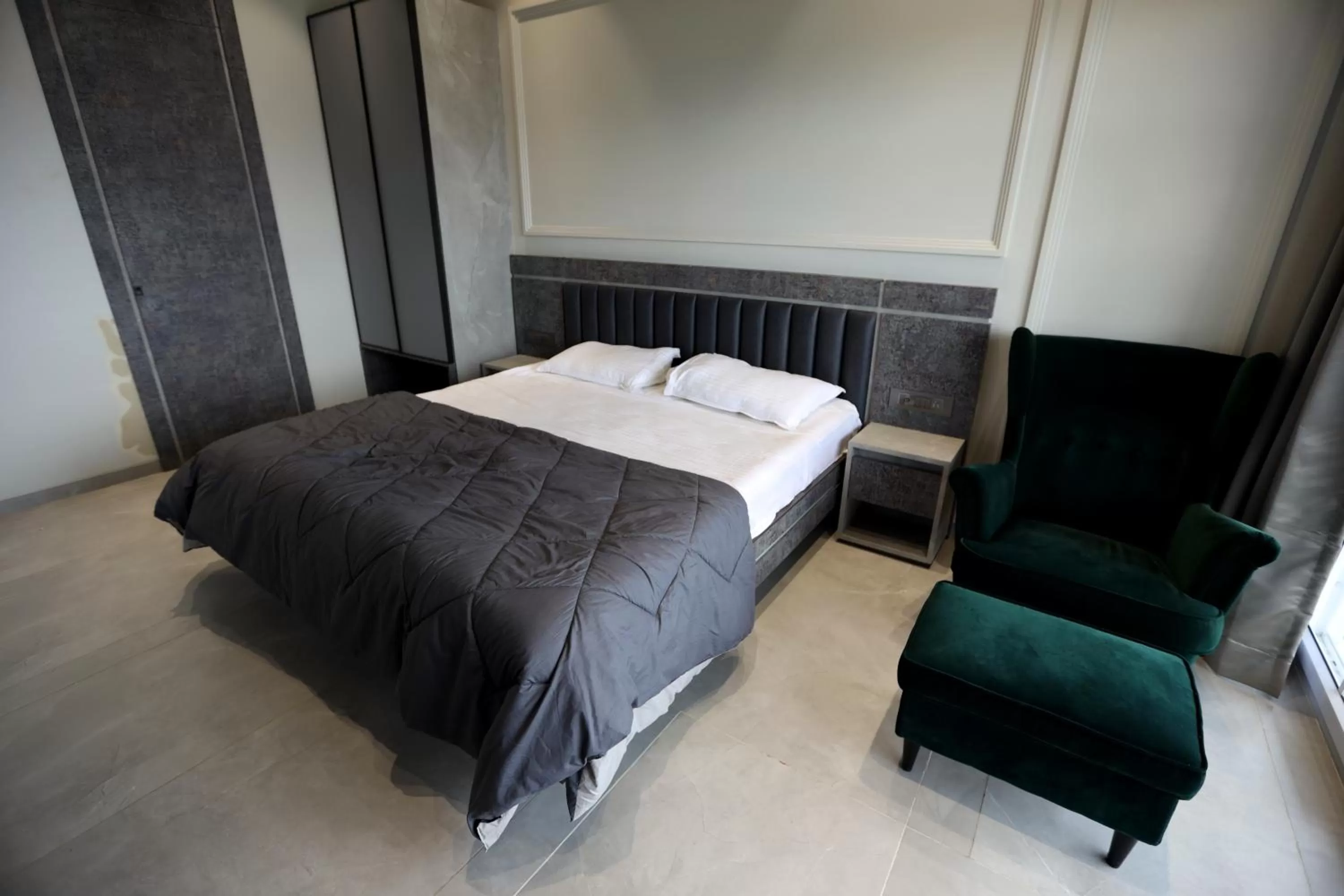 Bed in Jumbo Paradise, Pawna lake