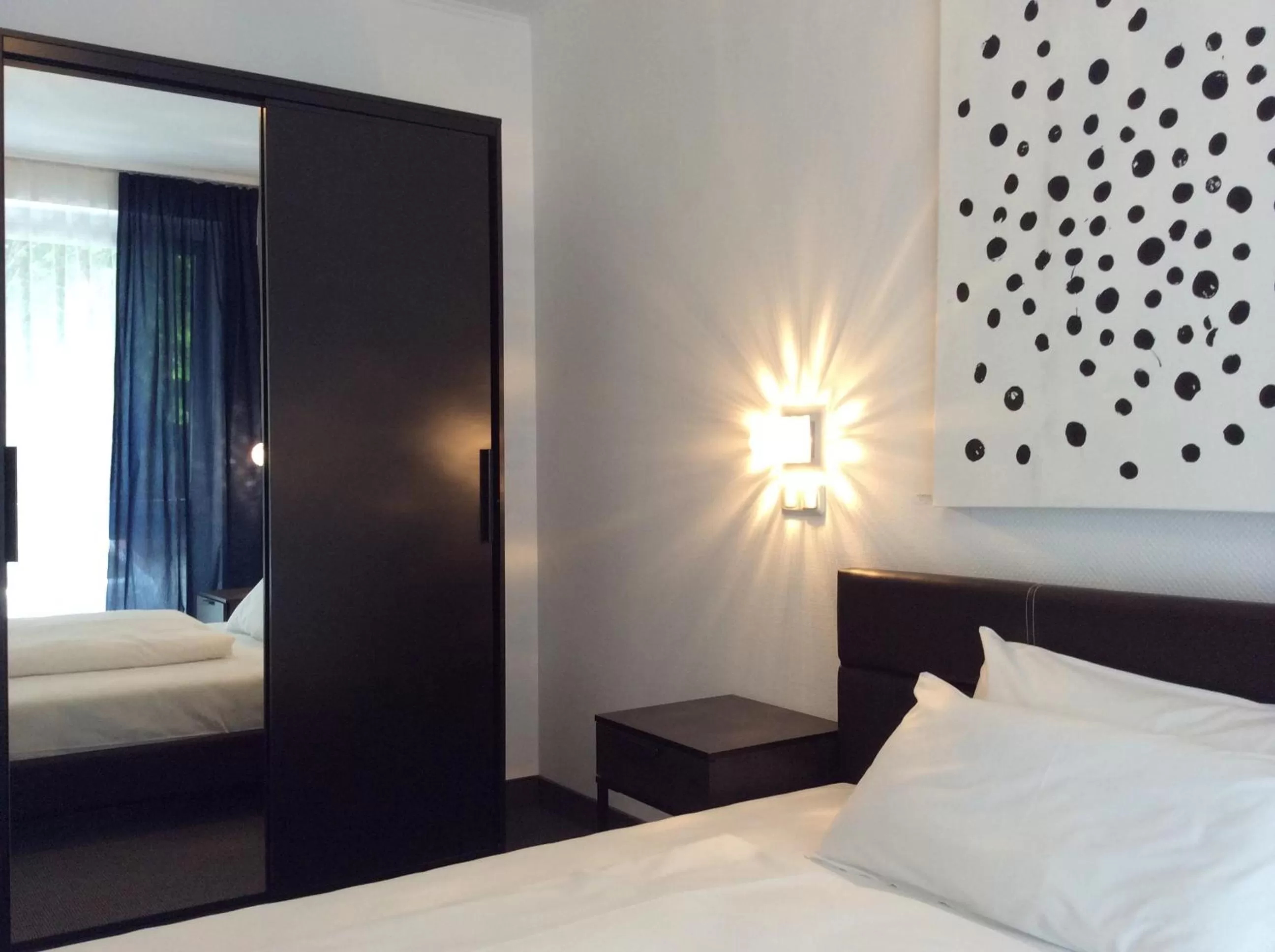 Photo of the whole room, Bed in Hotel52 Bergheim