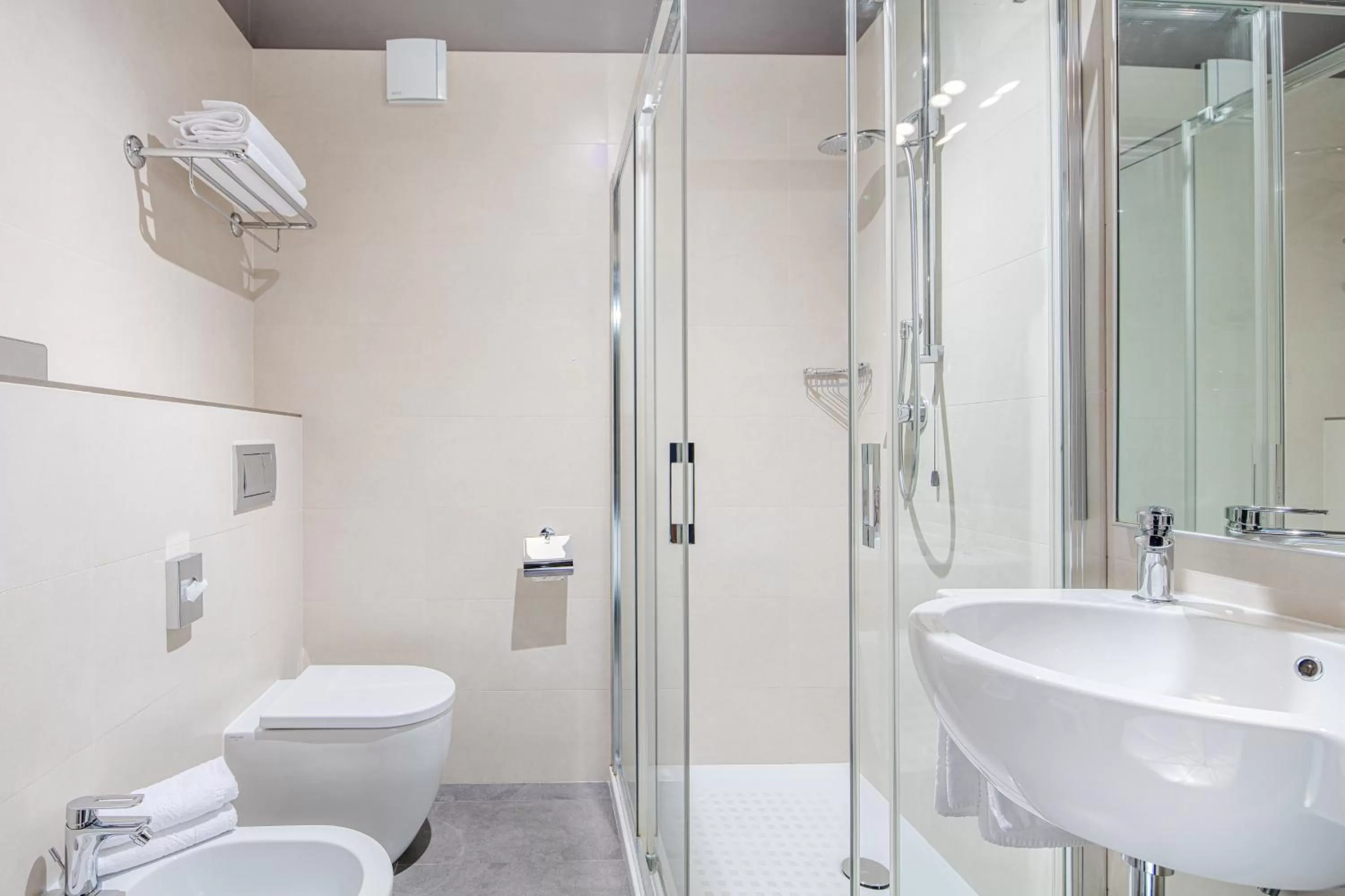 Shower in Hotel Franz