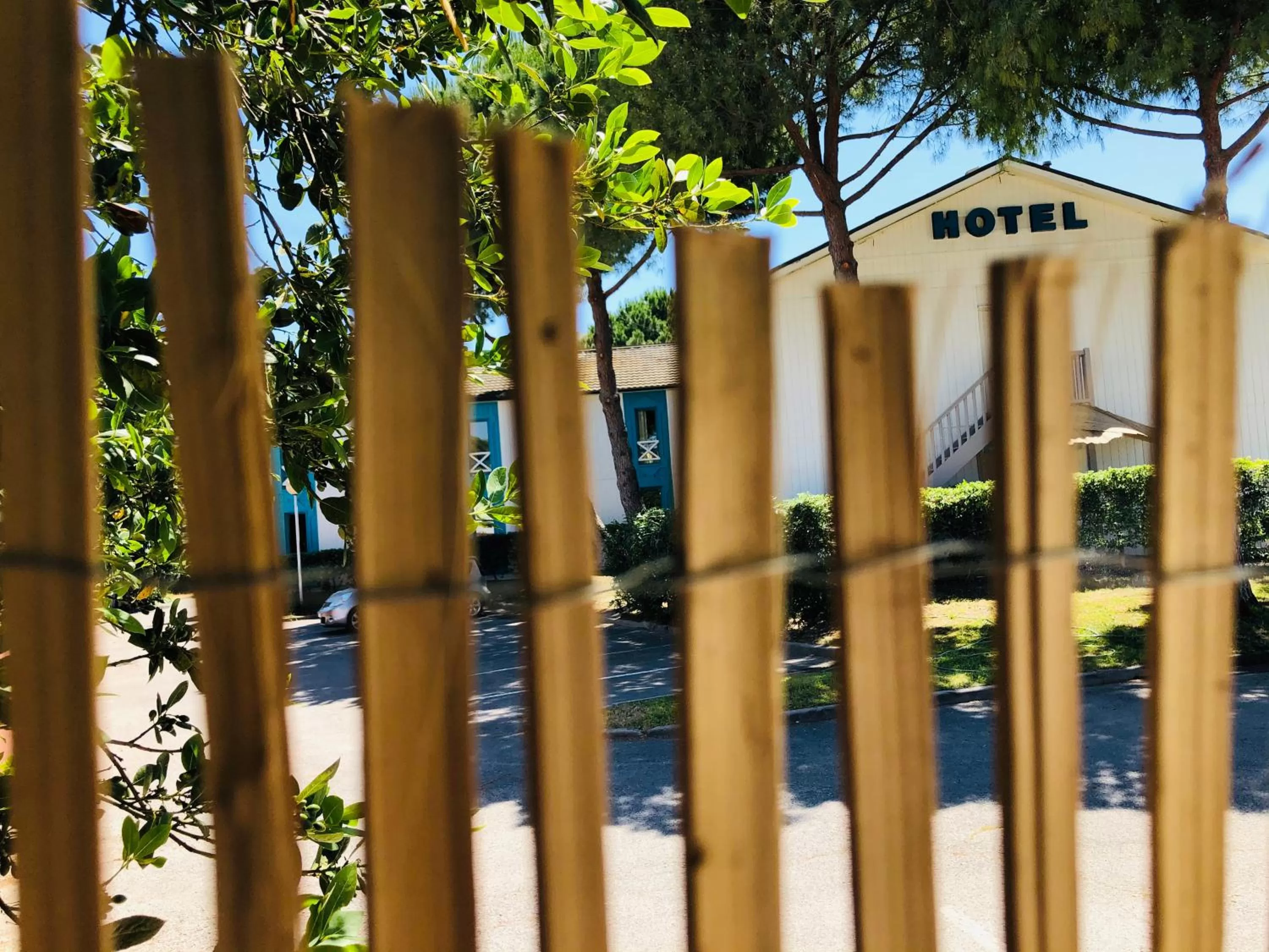 Facade/entrance in HALT HOTEL - Choisissez l'Hôtellerie Indépendante