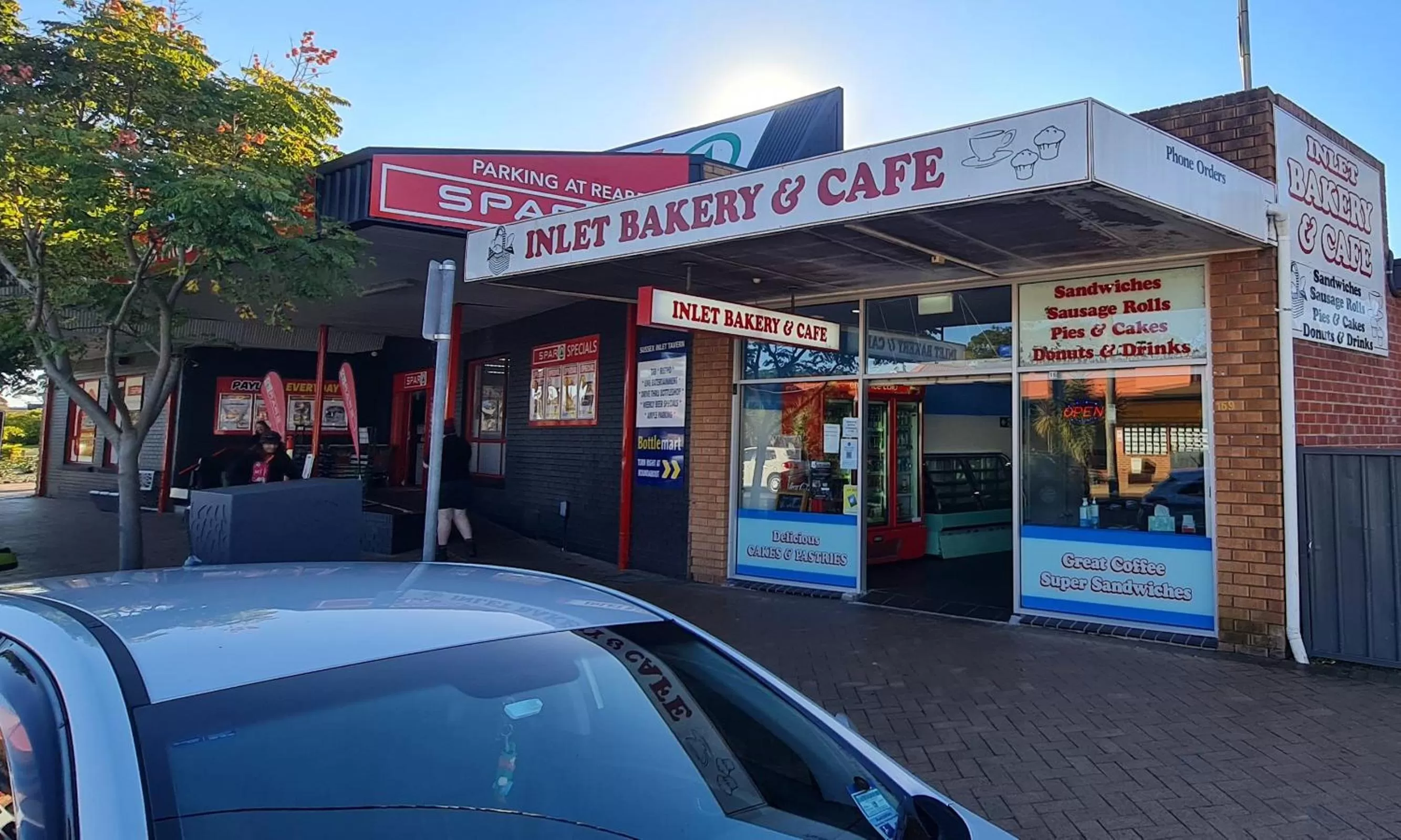 Restaurant/places to eat in The SIM - Sussex Inlet Motel