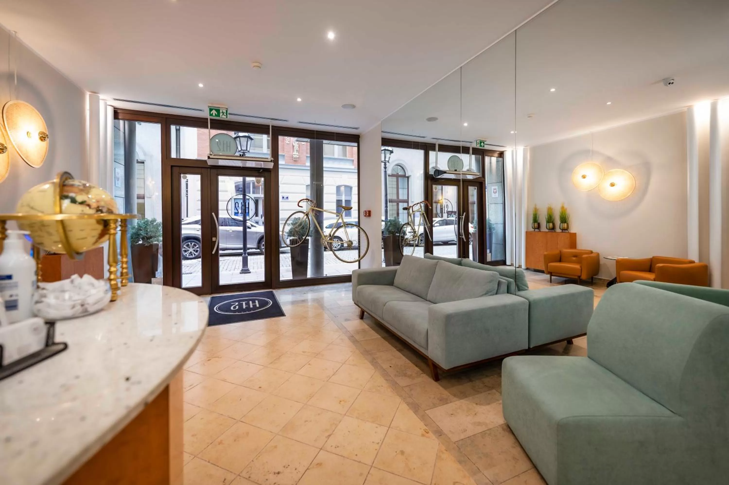 Lobby or reception in Hotel H12****