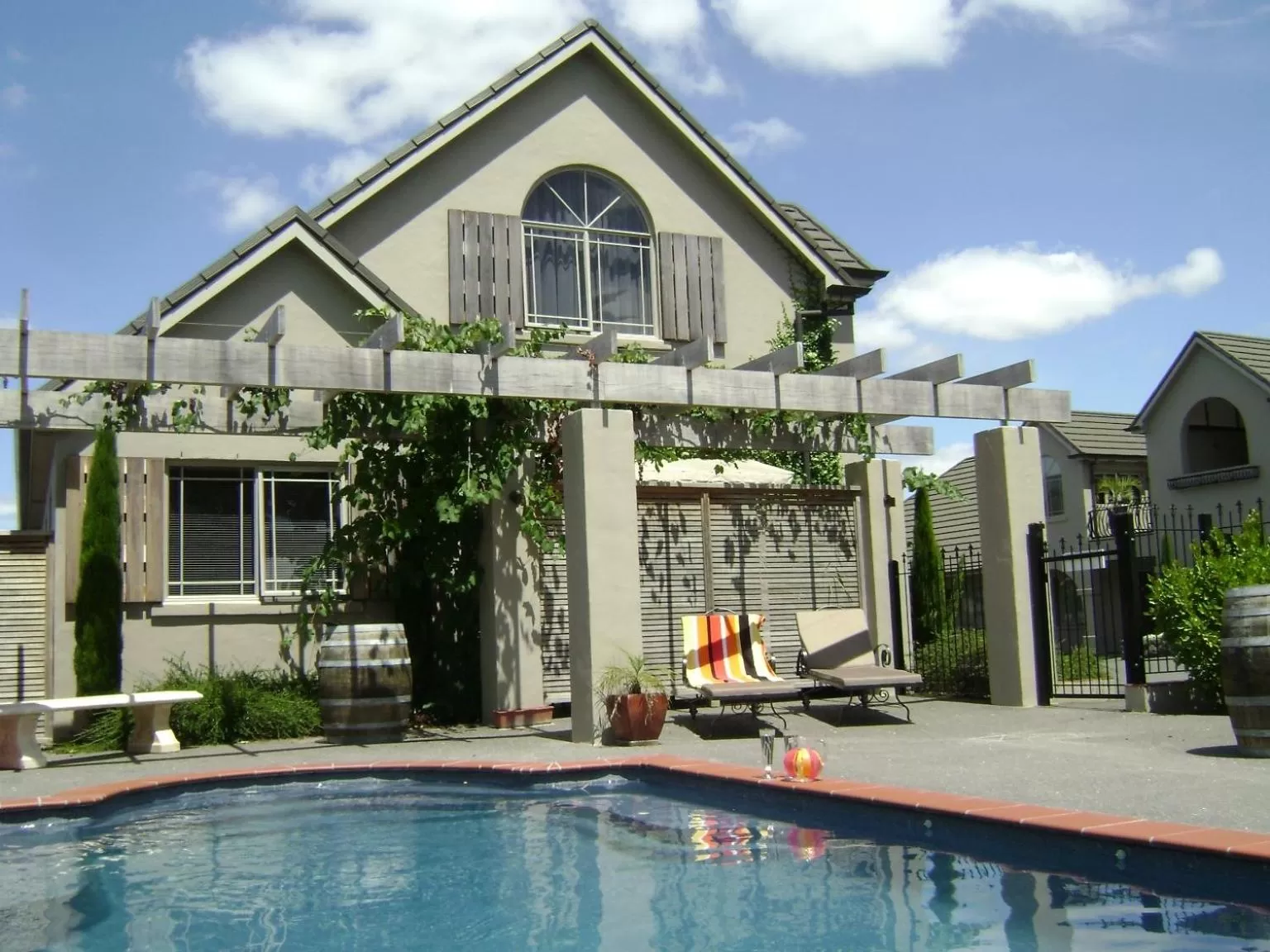 Property building in Lodge Bordeaux